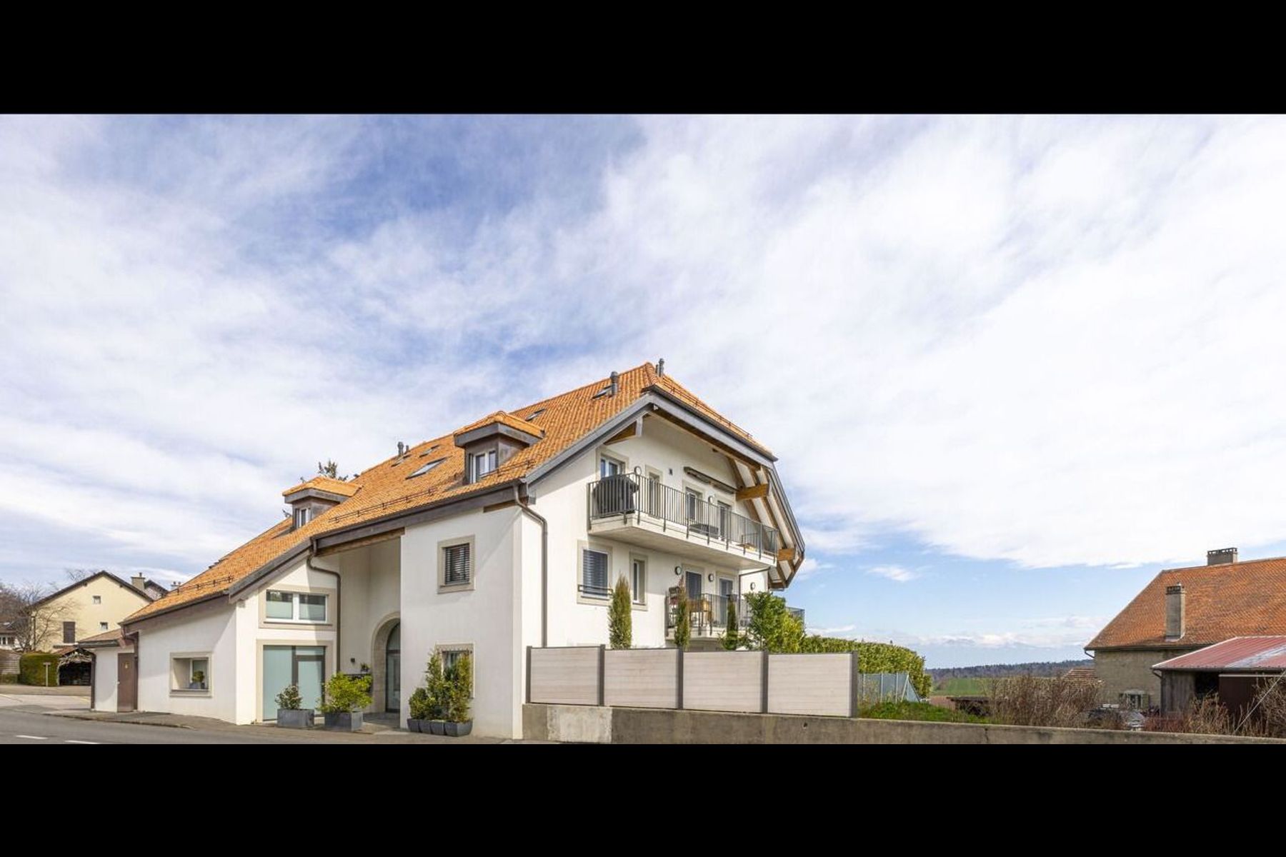  Superb apartment with large garden and terrace overlooking the lake and the Alps - 物件實景