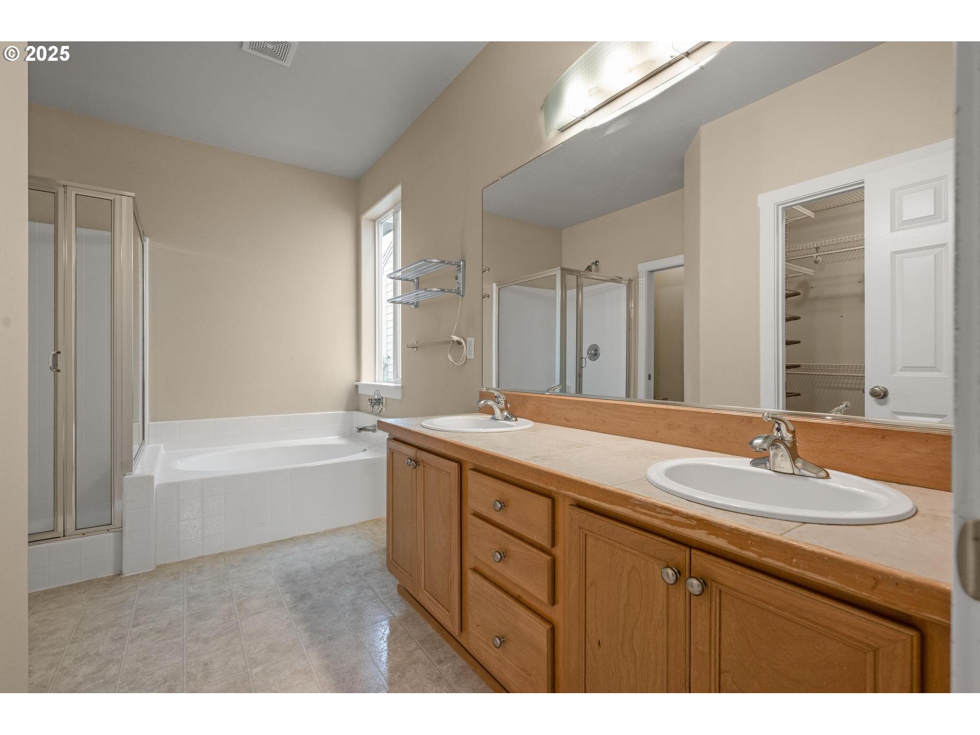 Portland, Oregon, 97225, United States, 3 Bedrooms Bedrooms, ,2 BathroomsBathrooms,Residential,For Sale,1995924