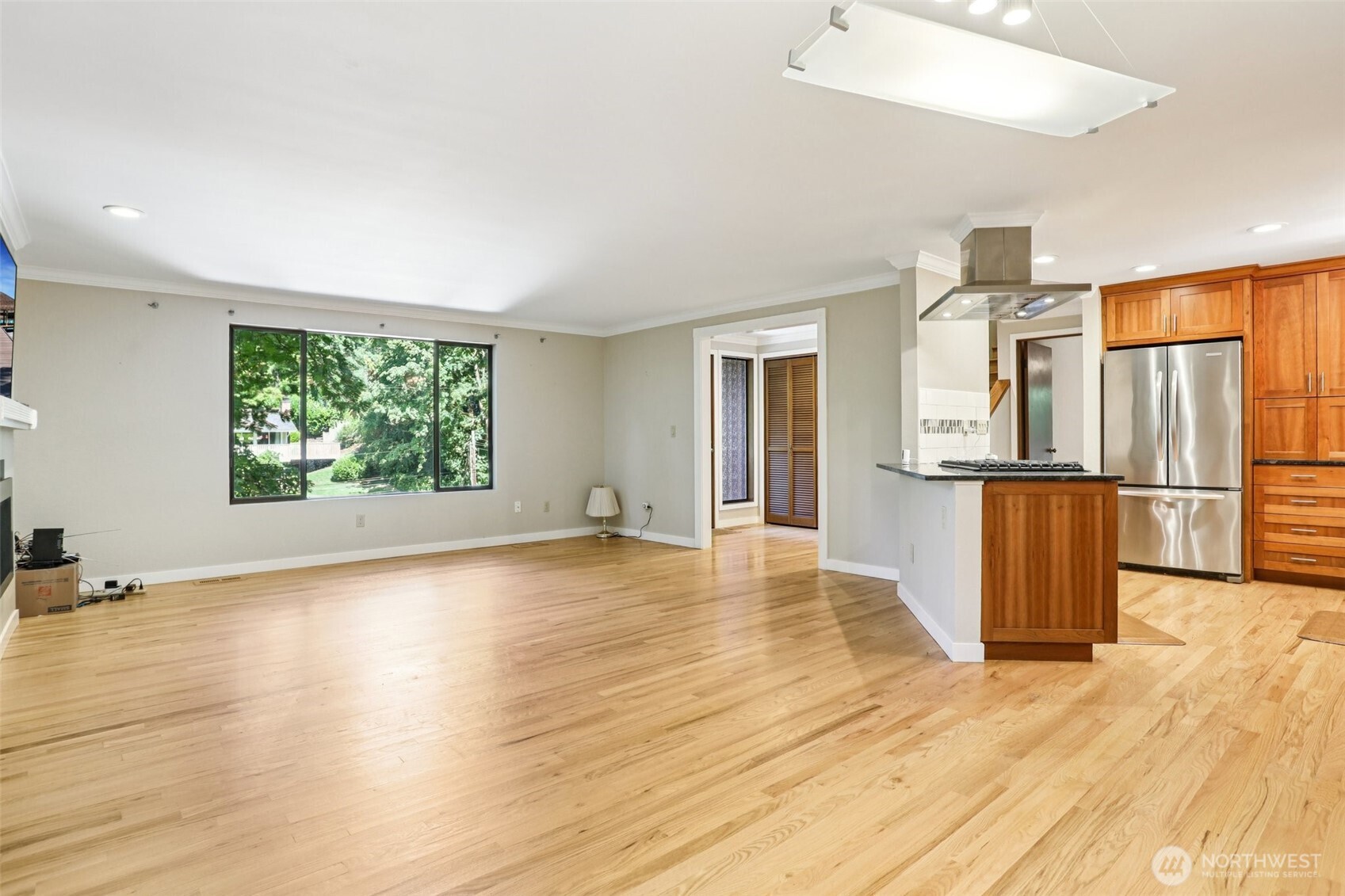 Lake Forest Park, Washington, 98155, United States, 4 Bedrooms Bedrooms, ,2 BathroomsBathrooms,Residential,For Sale,1936982