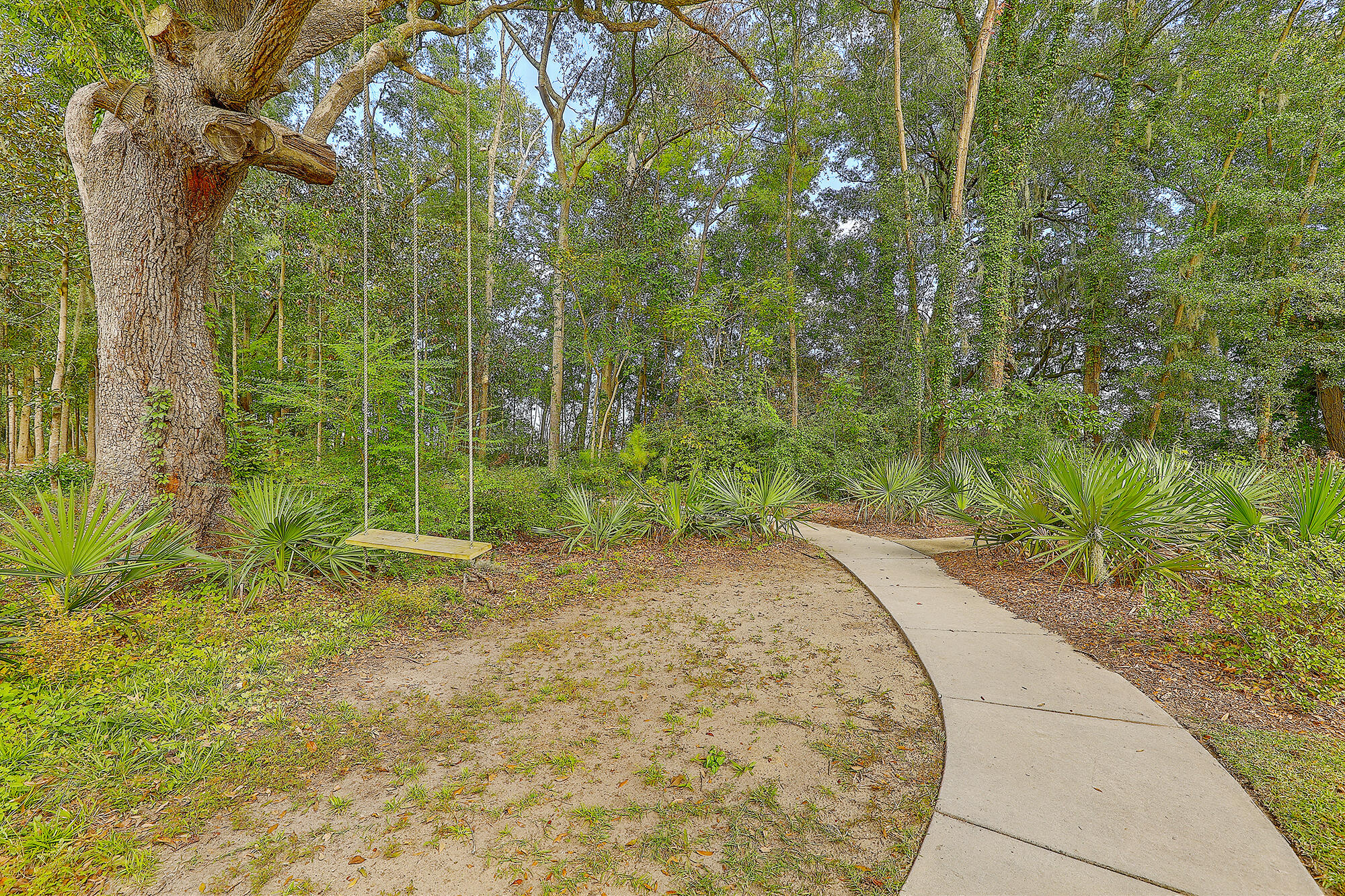 Charleston, South Carolina, 29414, United States, 4 Bedrooms Bedrooms, ,4 BathroomsBathrooms,Residential,For Sale,1895011