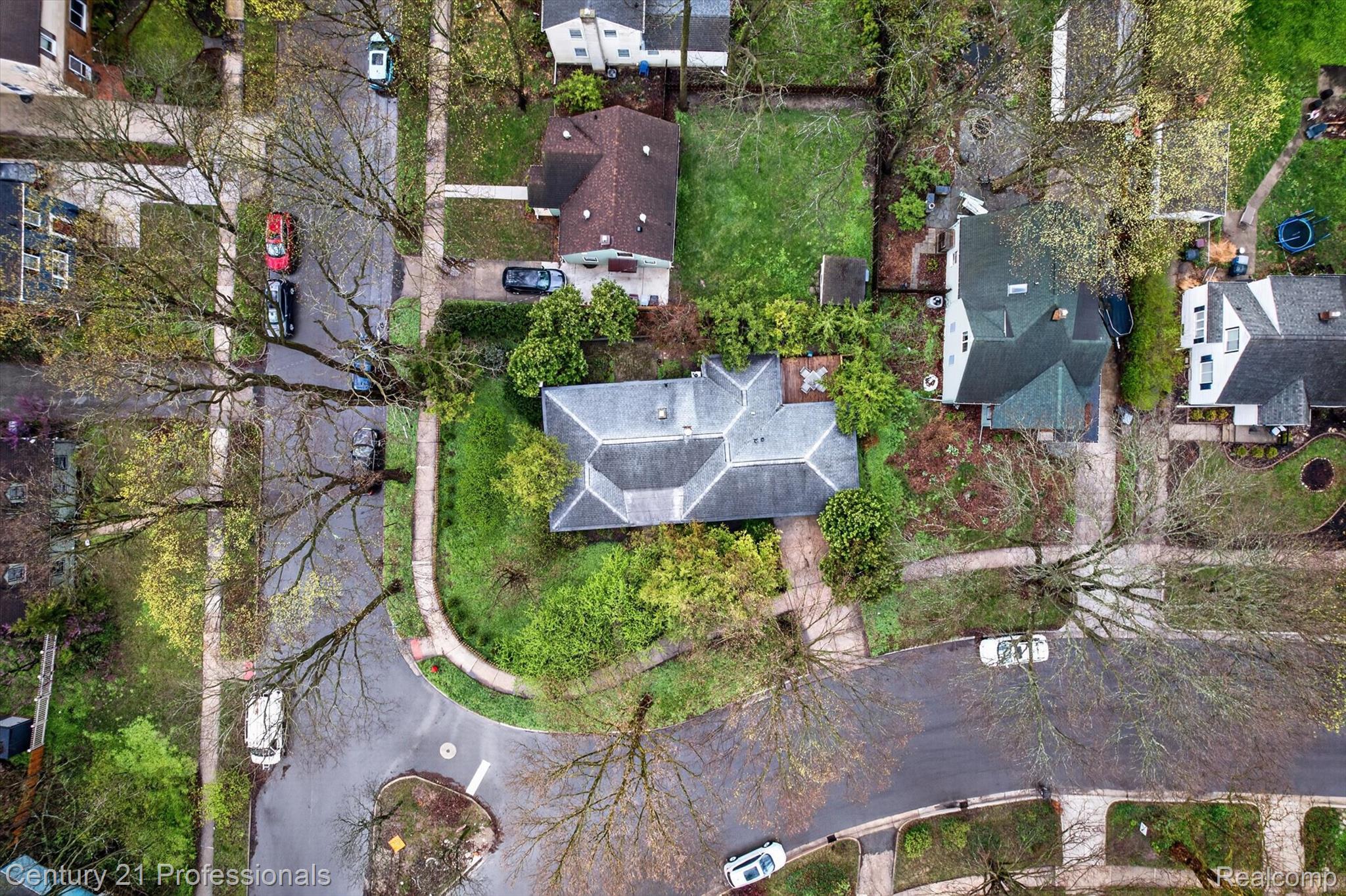 AnnArbor, Michigan, 48103, United States, 3 Bedrooms Bedrooms, ,2 BathroomsBathrooms,Residential,For Sale,2038330