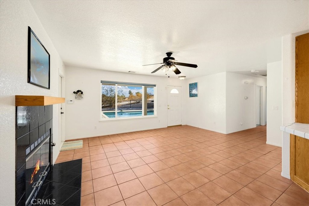 Hesperia, California, 92345, United States, 6 Bedrooms Bedrooms, ,4 BathroomsBathrooms,Residential,For Sale,1942920