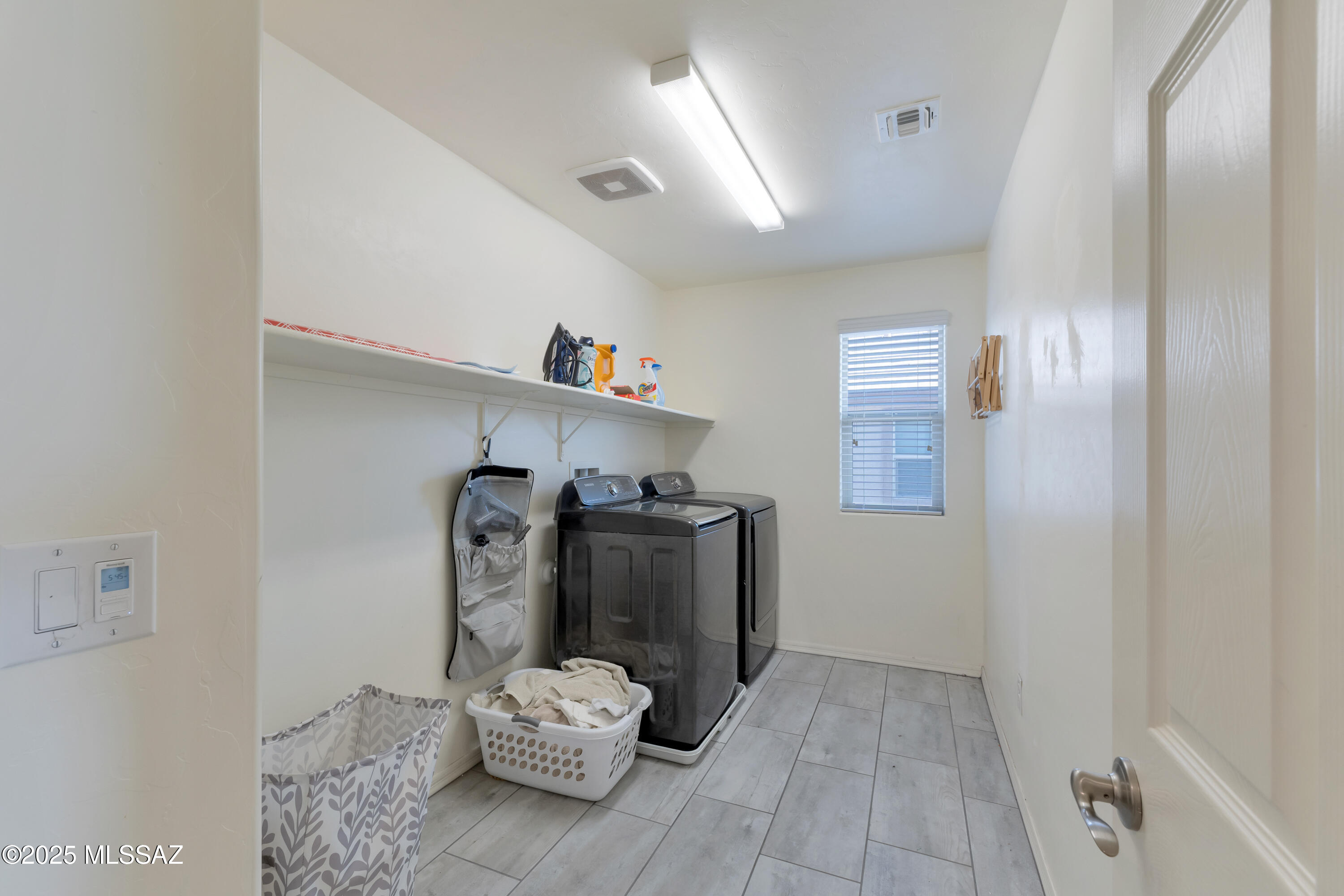 Tucson, Arizona, 85741, United States, 4 Bedrooms Bedrooms, ,3 BathroomsBathrooms,Residential,For Sale,1933342