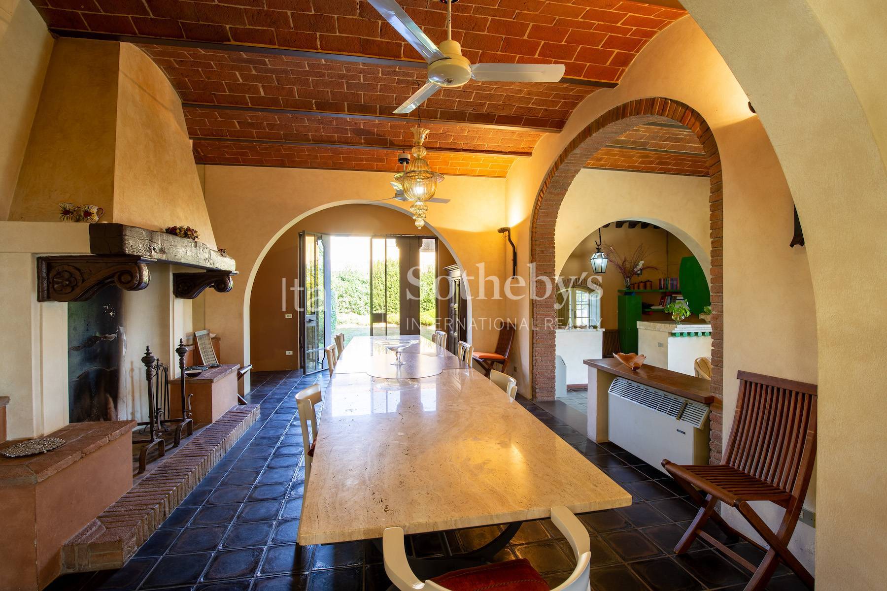  Villa with dépendance and vineyard in Tuscany - 物件實景