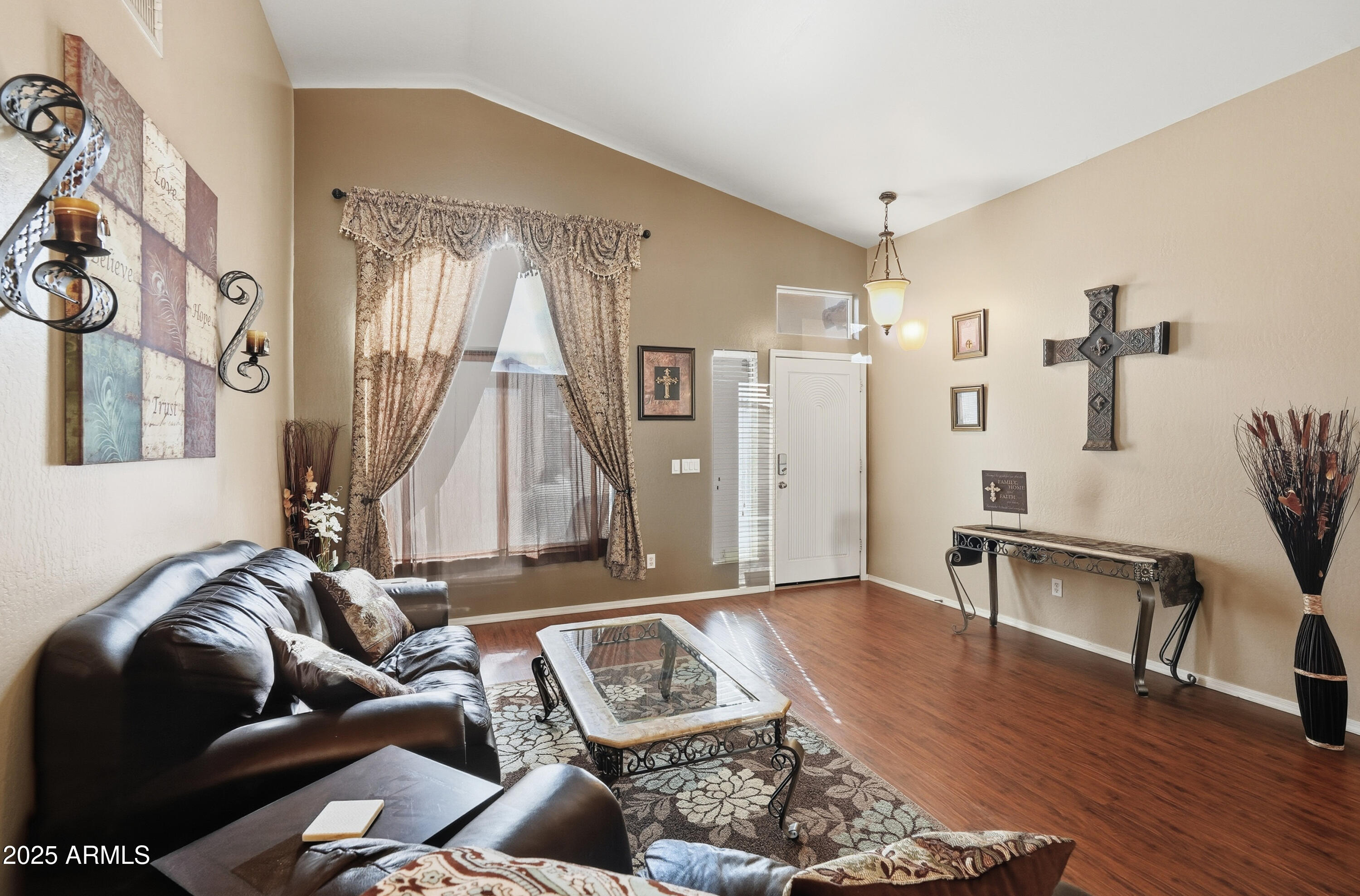 Phoenix, Arizona, 85024, United States, 3 Bedrooms Bedrooms, ,2 BathroomsBathrooms,Residential,For Sale,1995544