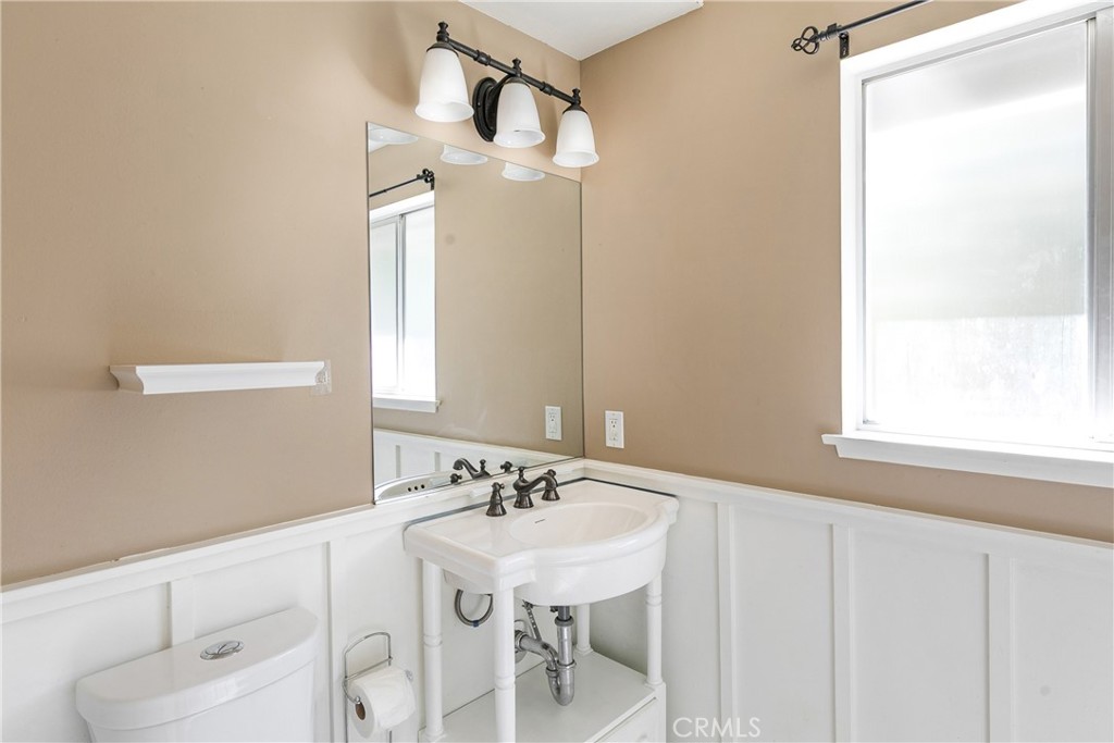 Lake Arrowhead, California, 92352, United States, 4 Bedrooms Bedrooms, ,3 BathroomsBathrooms,Residential,For Sale,2003033