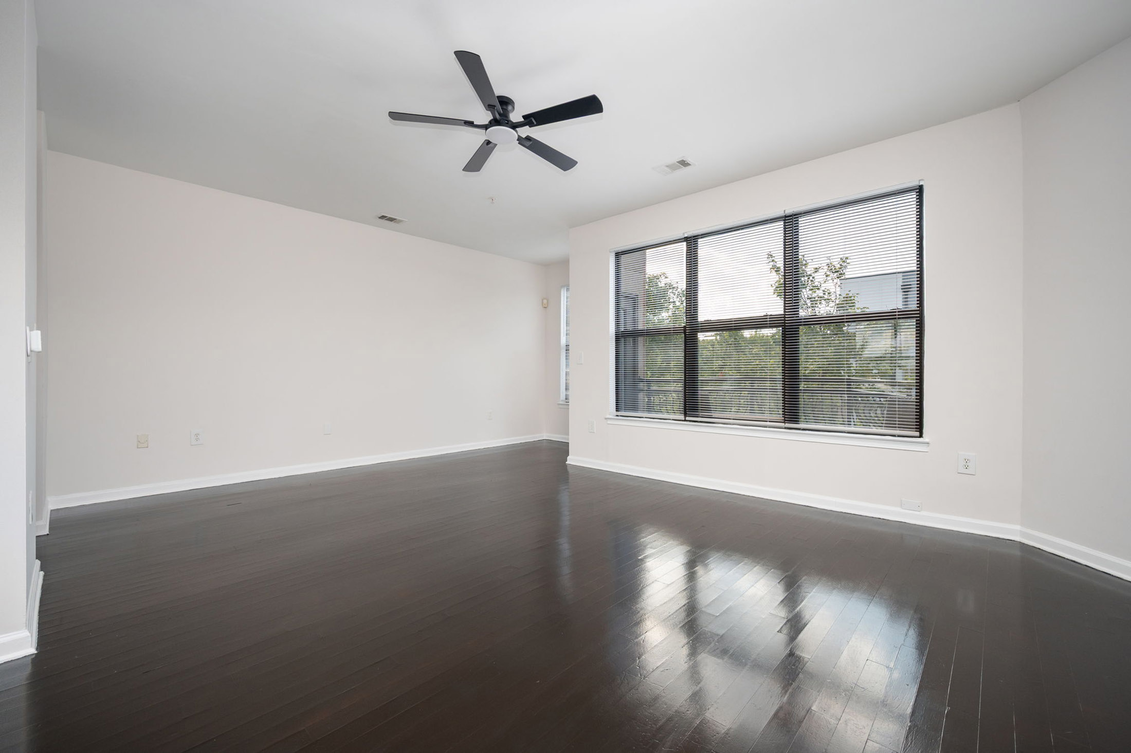  Townhome-style Unit and the Convenience of Intown Living at Sky Lofts - 物件實景