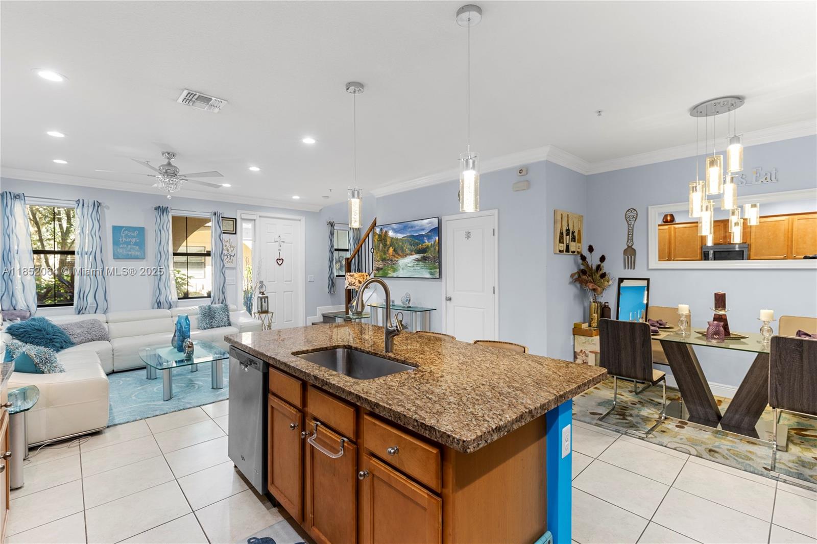 Sunrise, Florida, 33323, United States, 3 Bedrooms Bedrooms, ,3 BathroomsBathrooms,Residential,For Sale,1908528