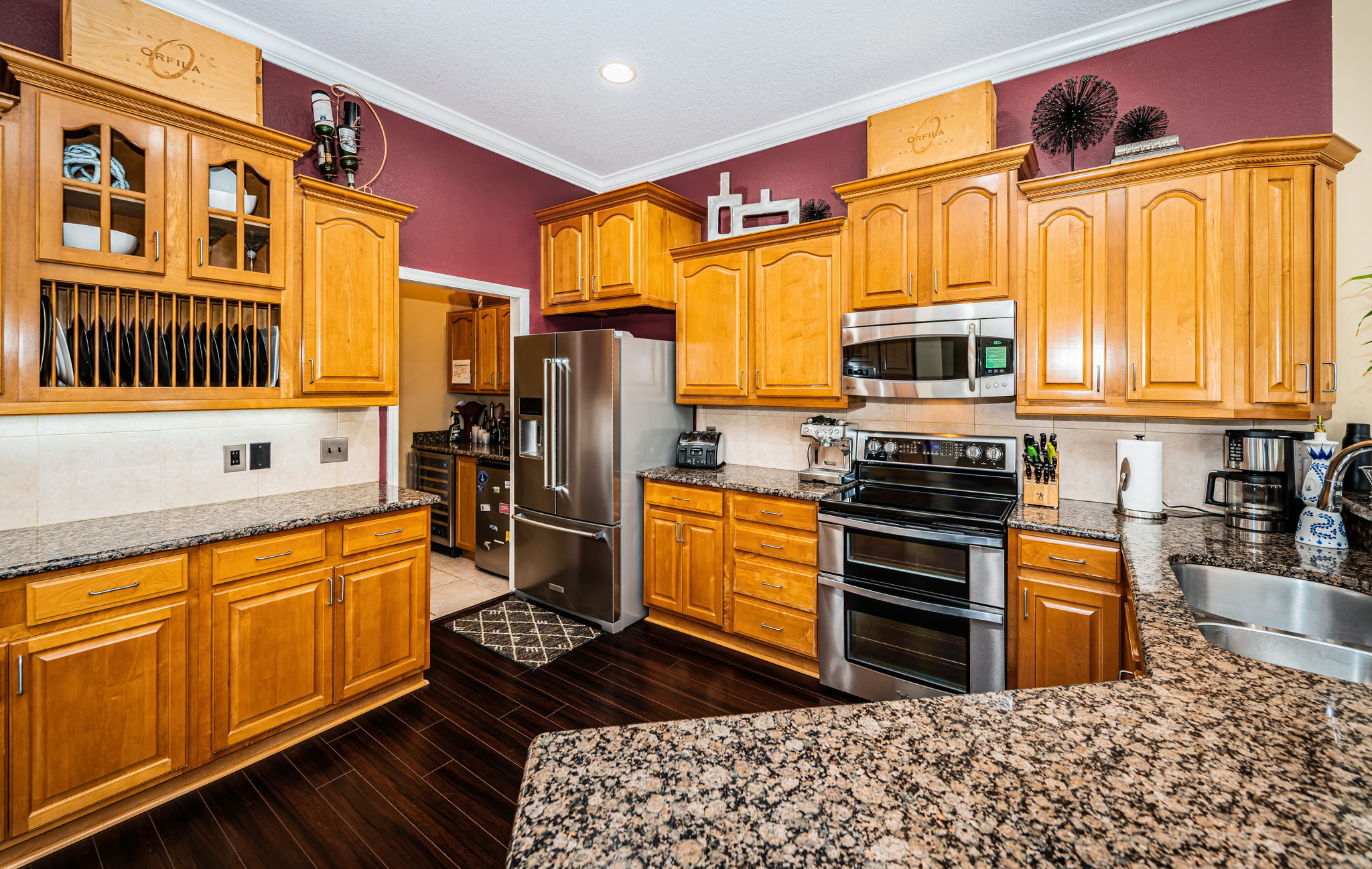 Gulfport, Florida, 33707, United States, 5 Bedrooms Bedrooms, ,4 BathroomsBathrooms,Residential,For Sale,1977633