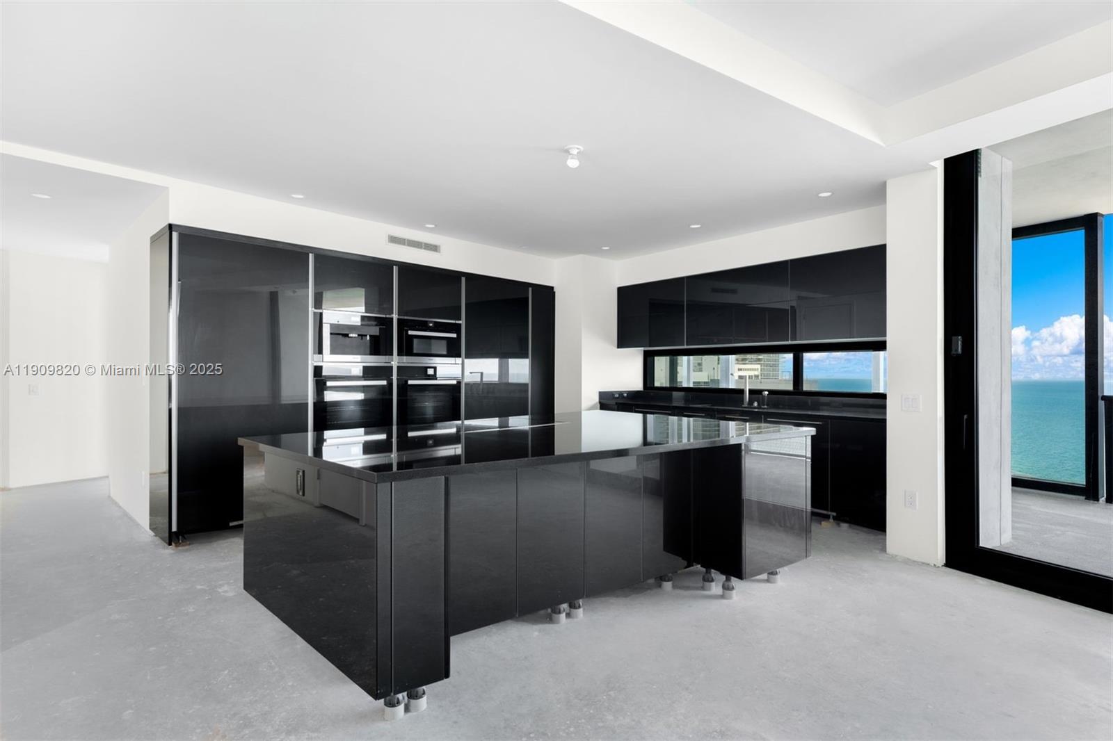 Sunny Isles Beach, Florida, 33160, United States, 4 Bedrooms Bedrooms, ,5 BathroomsBathrooms,Residential,For Sale,1989391