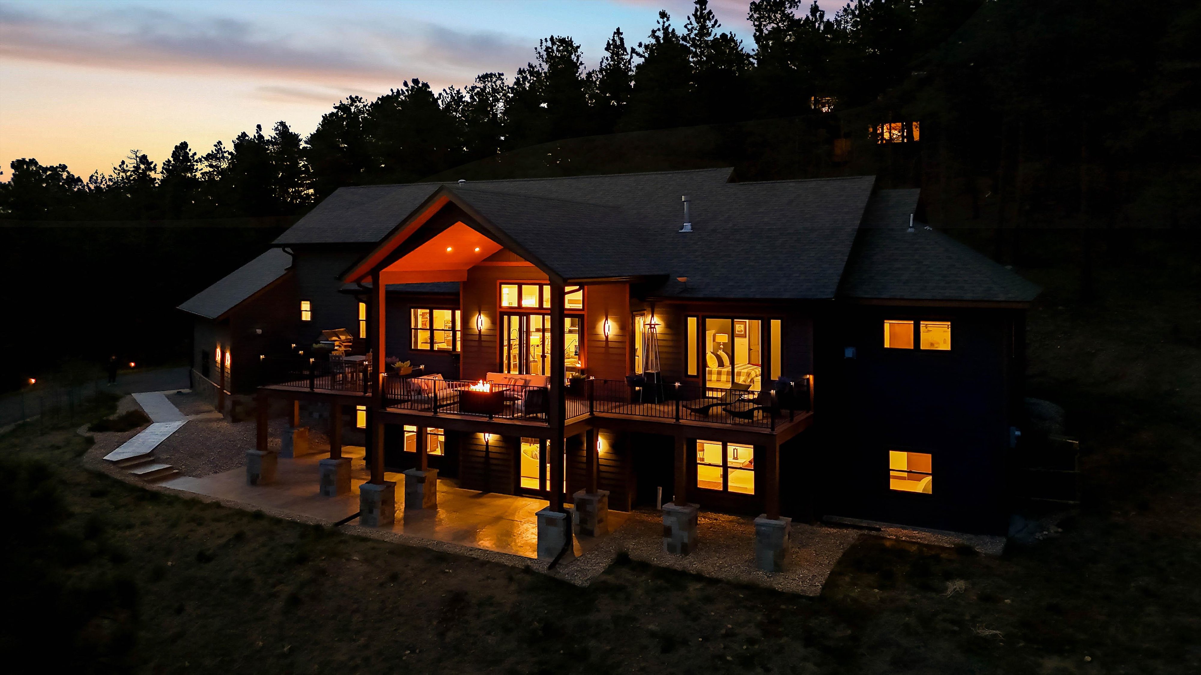  Hiwan Hills Mountain Contemporary with Mt. Blue Sky Views, Chef’s Kitchen & Spa - 物件實景