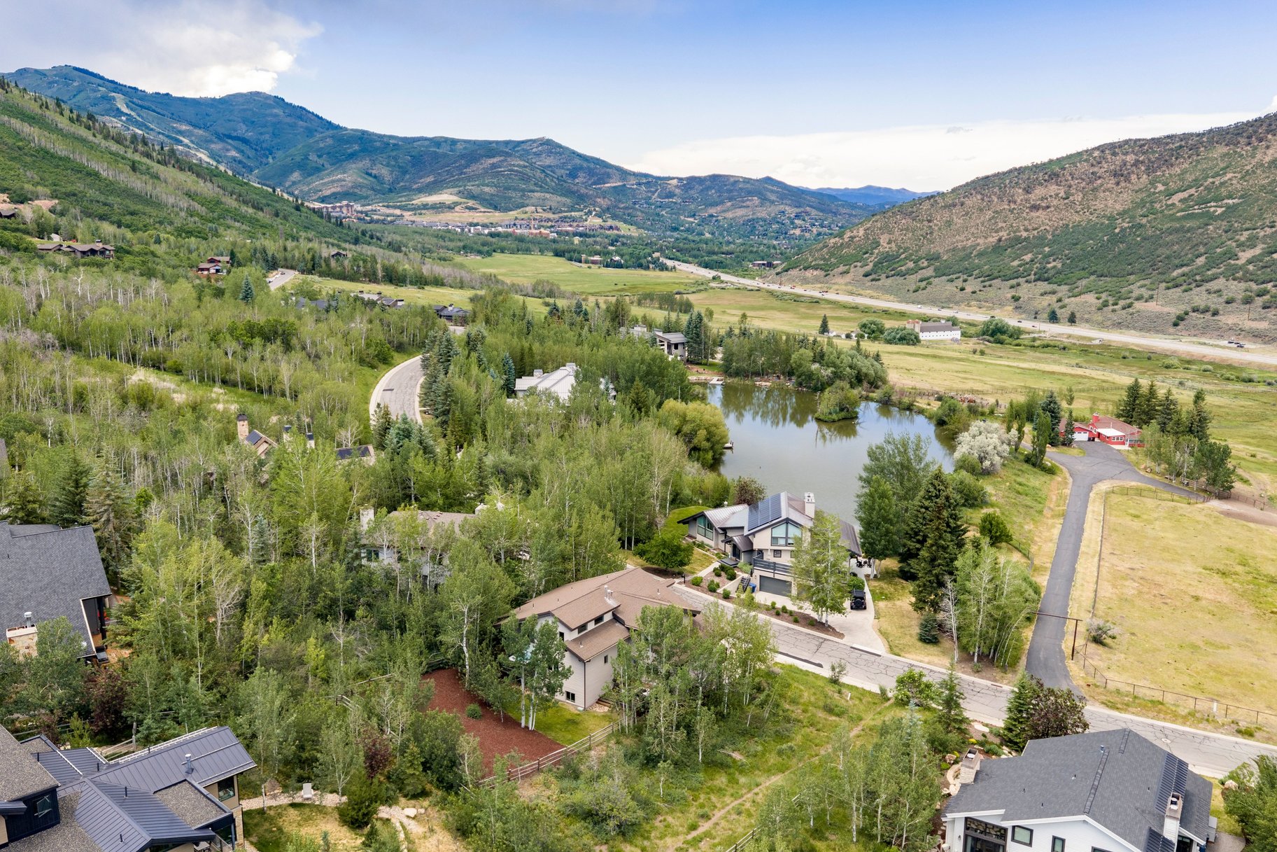  Spacious Six-Bedroom Home with Views in Park City Proper - 物件實景