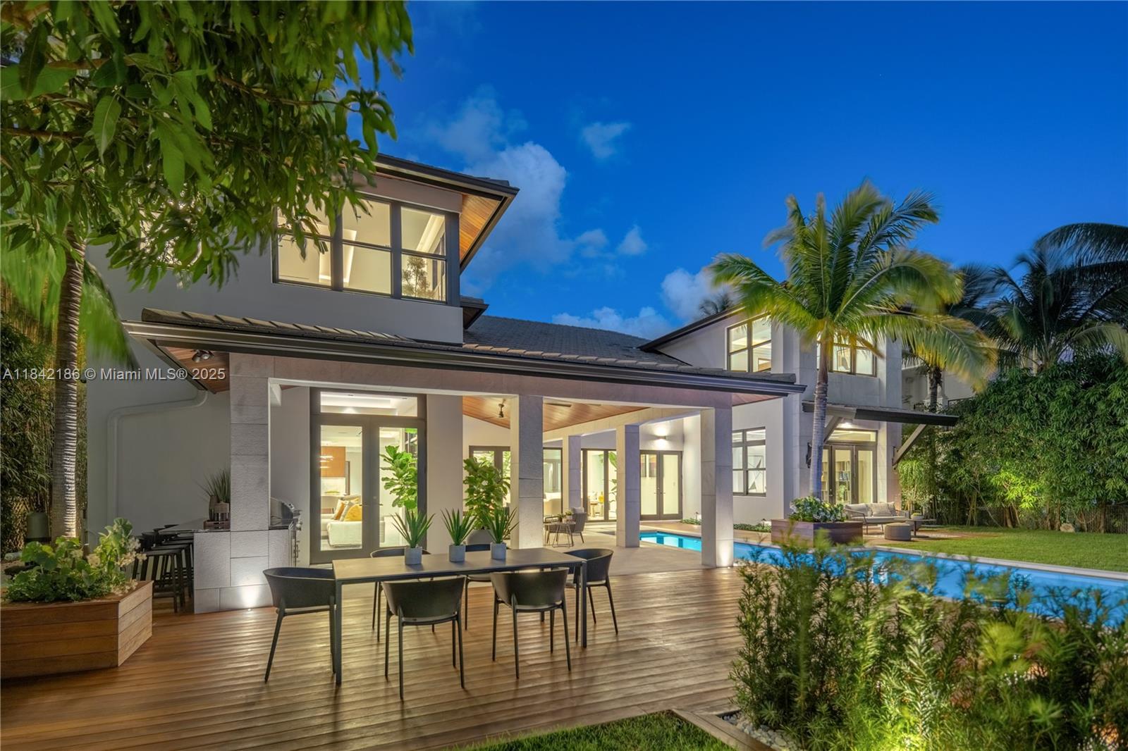 Miami, Florida, 33137, United States, 6 Bedrooms Bedrooms, ,7 BathroomsBathrooms,Residential,For Sale,1903270