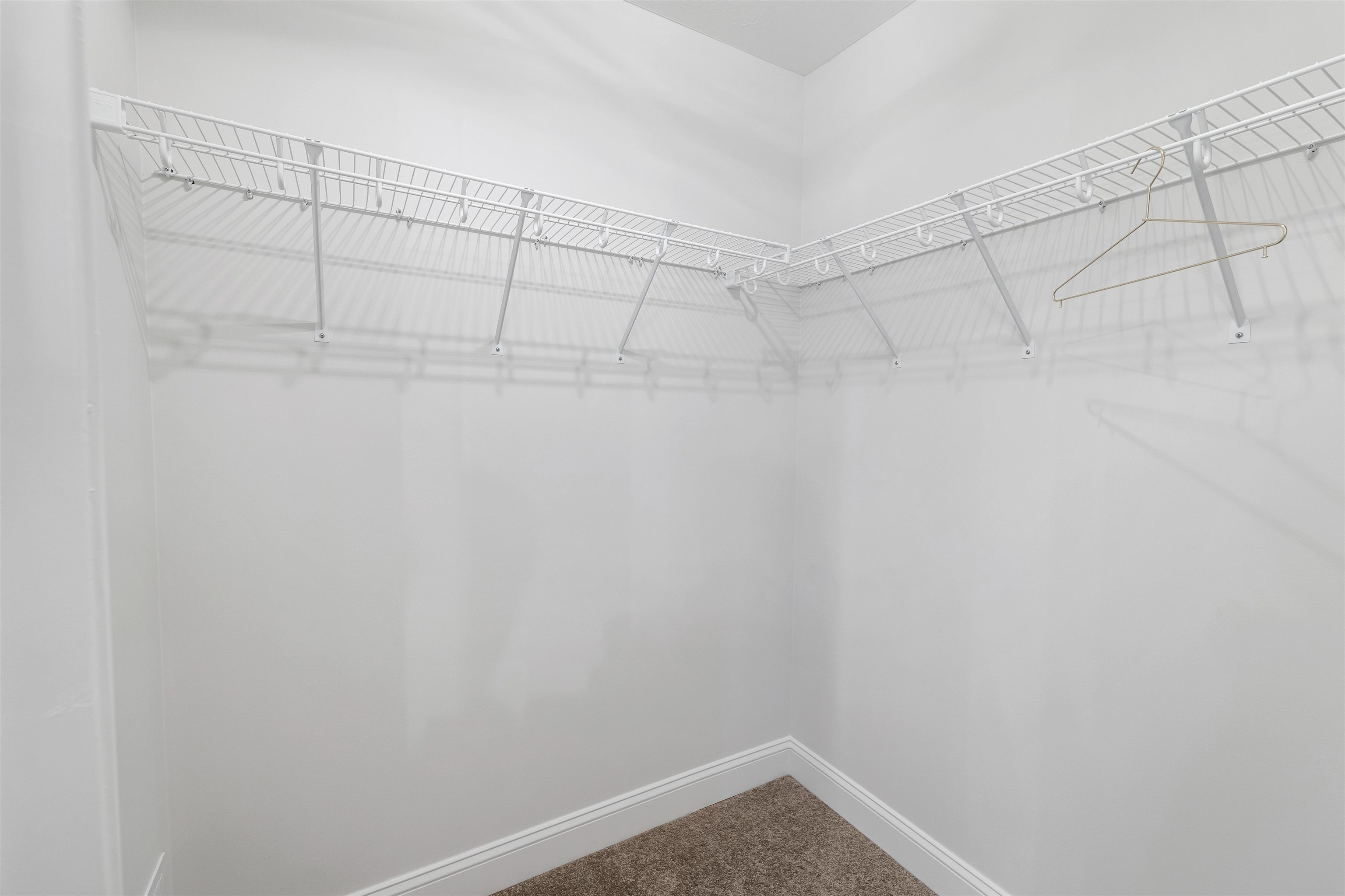 Litchfield, New Hampshire, 03052, United States, 3 Bedrooms Bedrooms, ,2 BathroomsBathrooms,Residential,For Sale,1860040