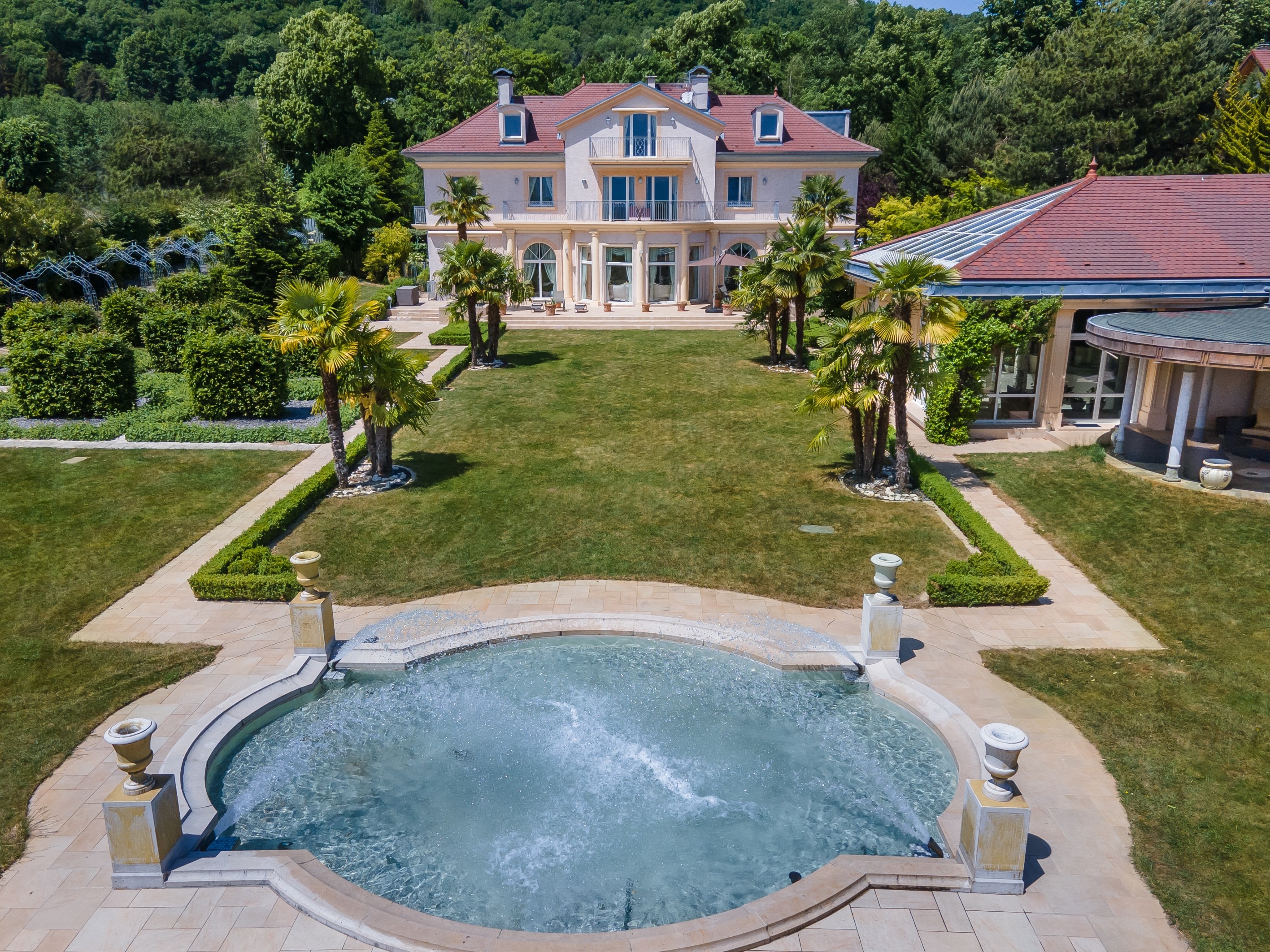  Unique property in the heart of Divonne-les-Bains - 物件實景