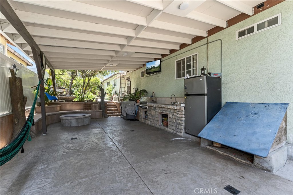 Los Angeles, California, 90033, United States, 4 Bedrooms Bedrooms, ,3 BathroomsBathrooms,Residential,For Sale,1834728