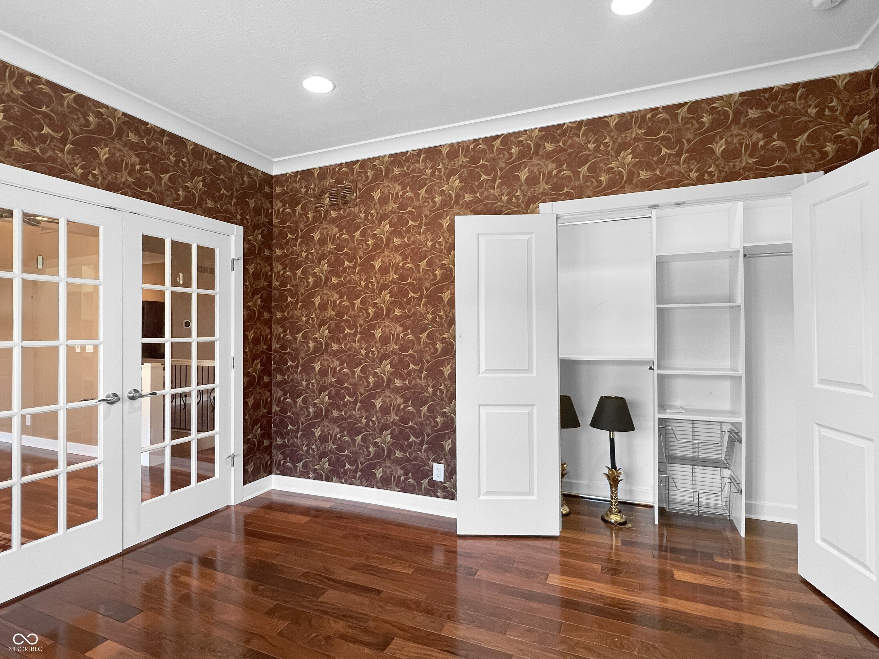 Columbus, Indiana, 47201, United States, 3 Bedrooms Bedrooms, ,3 BathroomsBathrooms,Residential,For Sale,1977125