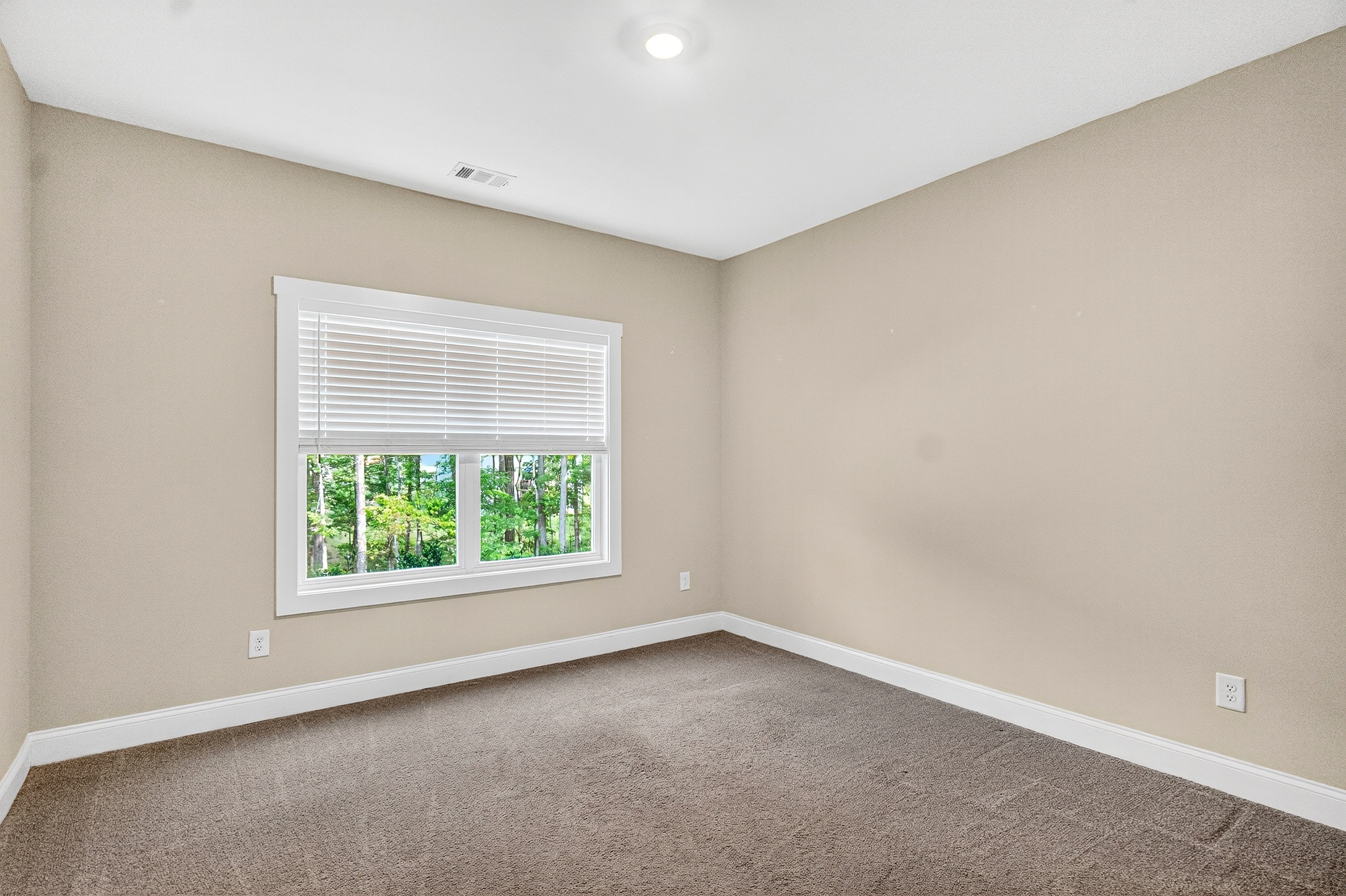 Moreland, Georgia, 30259, United States, 4 Bedrooms Bedrooms, ,3 BathroomsBathrooms,Residential,For Sale,1951198