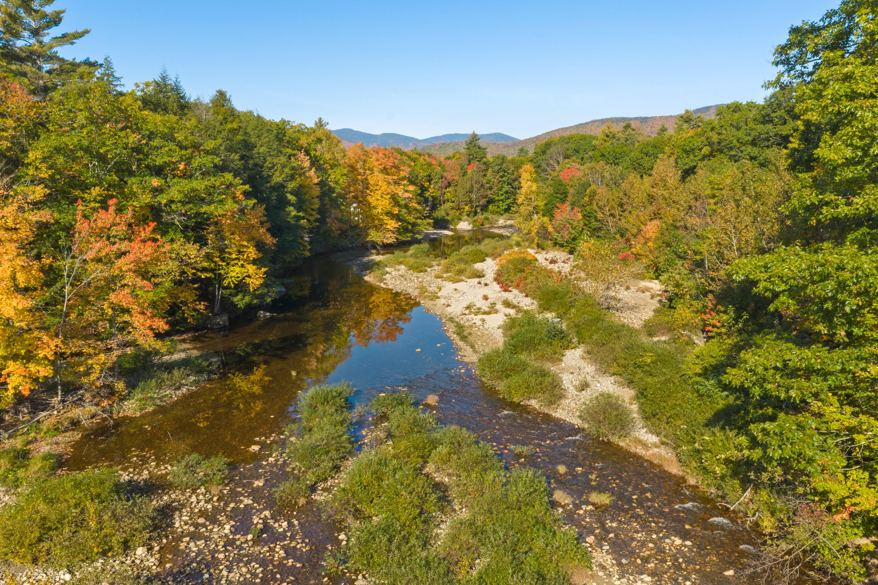  755 & 761 Sunday River Road - 物件實景