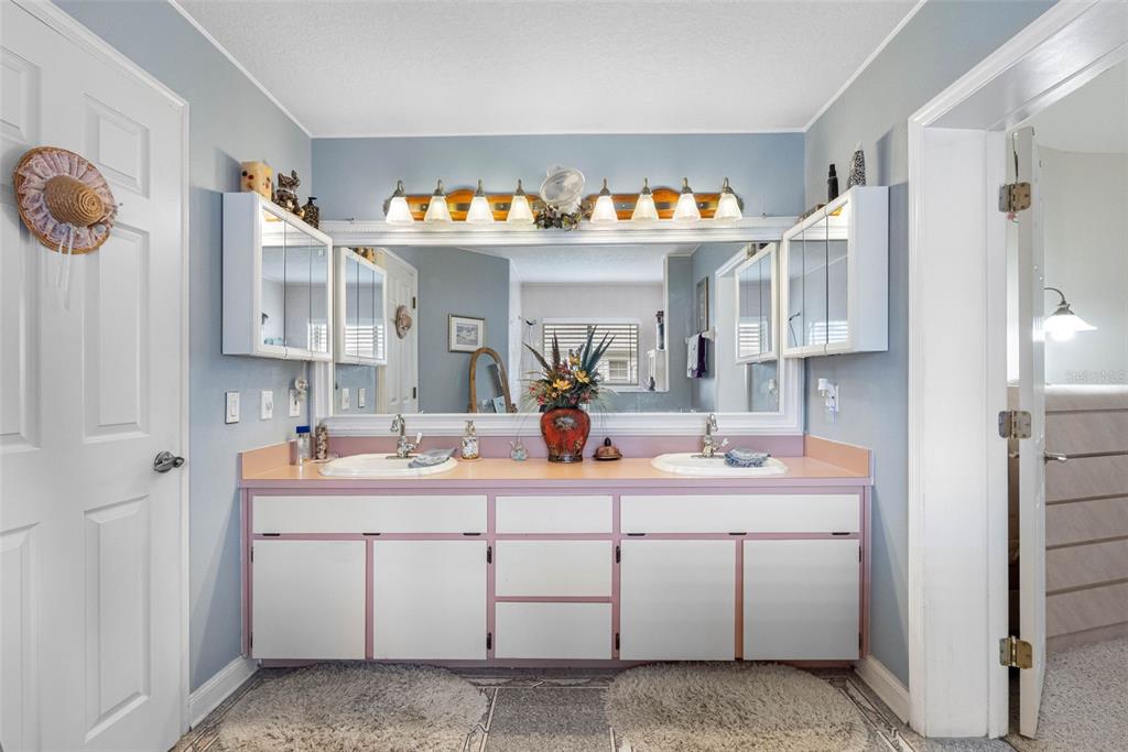 New Port Richey, Florida, 34654, United States, 4 Bedrooms Bedrooms, ,3 BathroomsBathrooms,Residential,For Sale,1963730