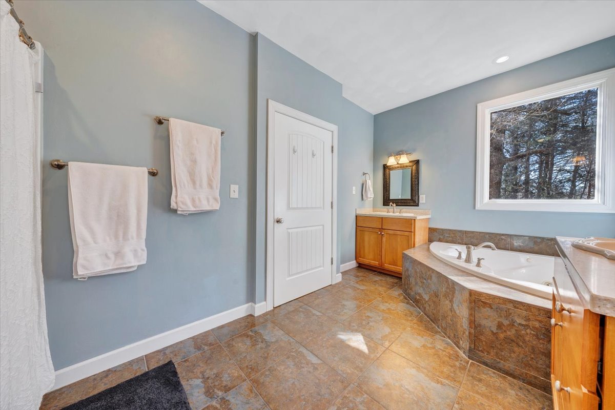 Buchanan, Virginia, 24066, United States, 5 Bedrooms Bedrooms, ,4 BathroomsBathrooms,Residential,For Sale,1900741