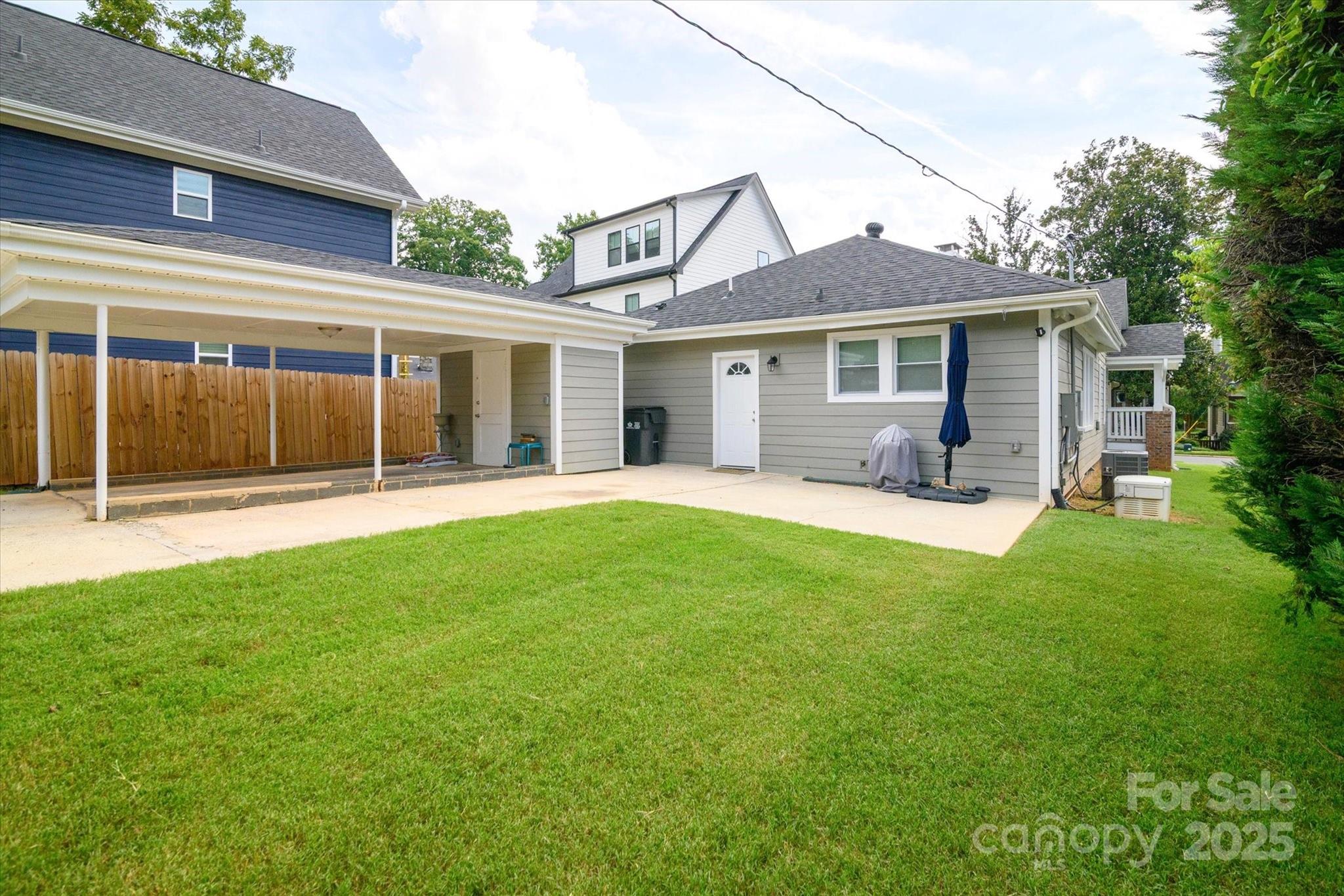 Charlotte, North Carolina, 28208, United States, 3 Bedrooms Bedrooms, ,2 BathroomsBathrooms,Residential,For Sale,1911586