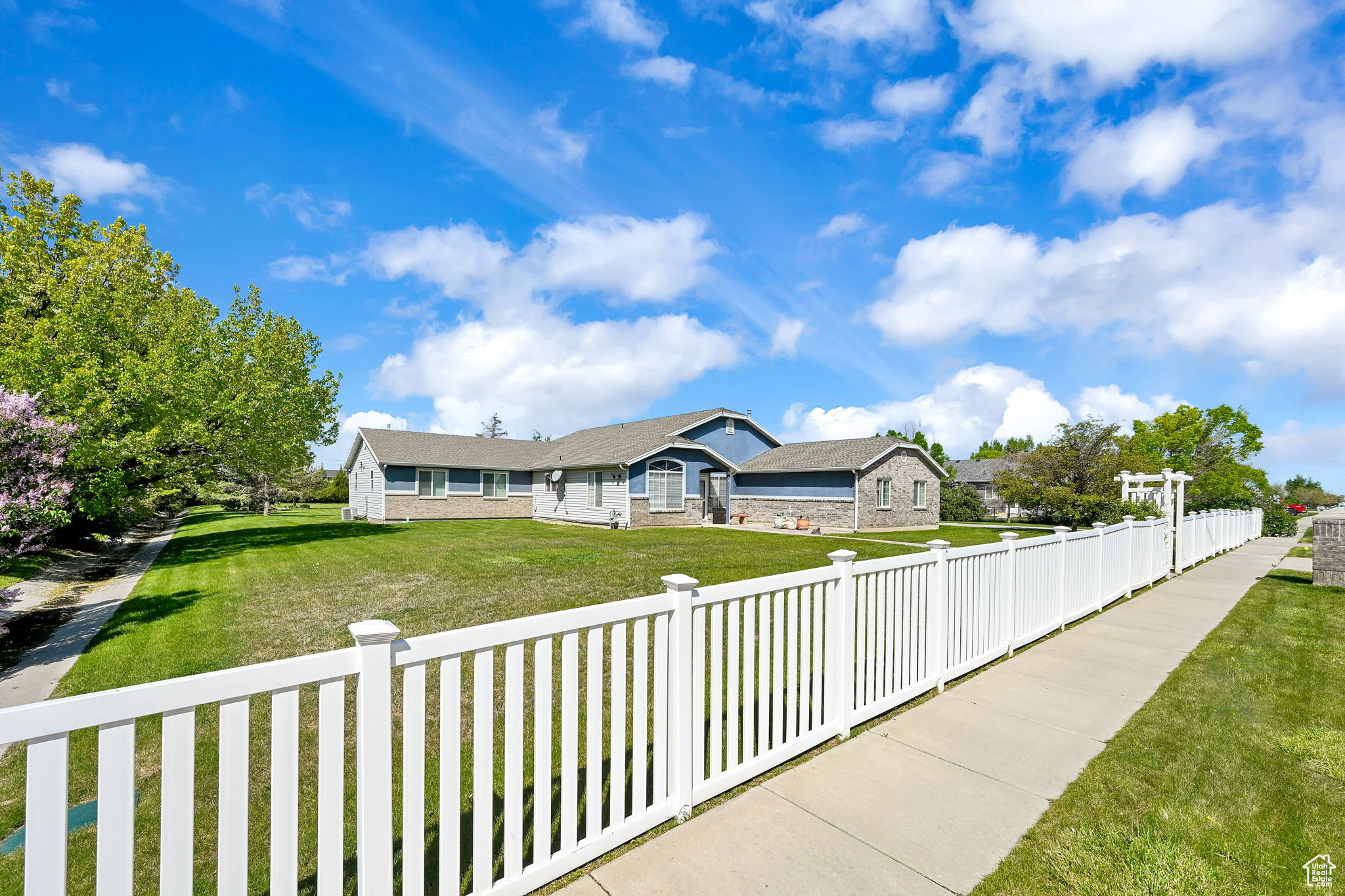 Farr West, Utah, 84404, United States, 4 Bedrooms Bedrooms, ,3 BathroomsBathrooms,Residential,For Sale,1865277