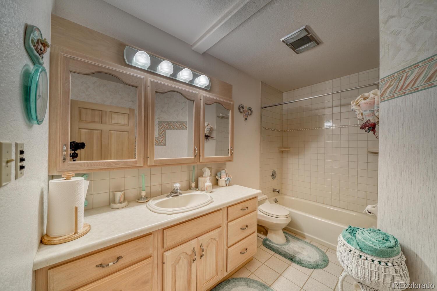 Twin Lakes, Colorado, 81251, United States, 2 Bedrooms Bedrooms, ,3 BathroomsBathrooms,Residential,For Sale,1989708