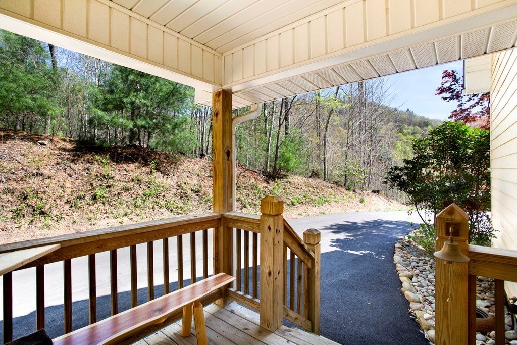 Hayesville, North Carolina, 28904, United States, 3 Bedrooms Bedrooms, ,4 BathroomsBathrooms,Residential,For Sale,1924483