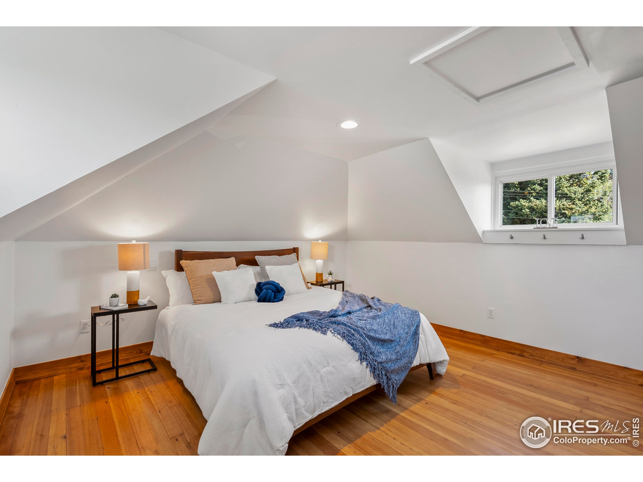 Longmont, Colorado, 80501, United States, 3 Bedrooms Bedrooms, ,1 BathroomBathrooms,Residential,For Sale,1985182