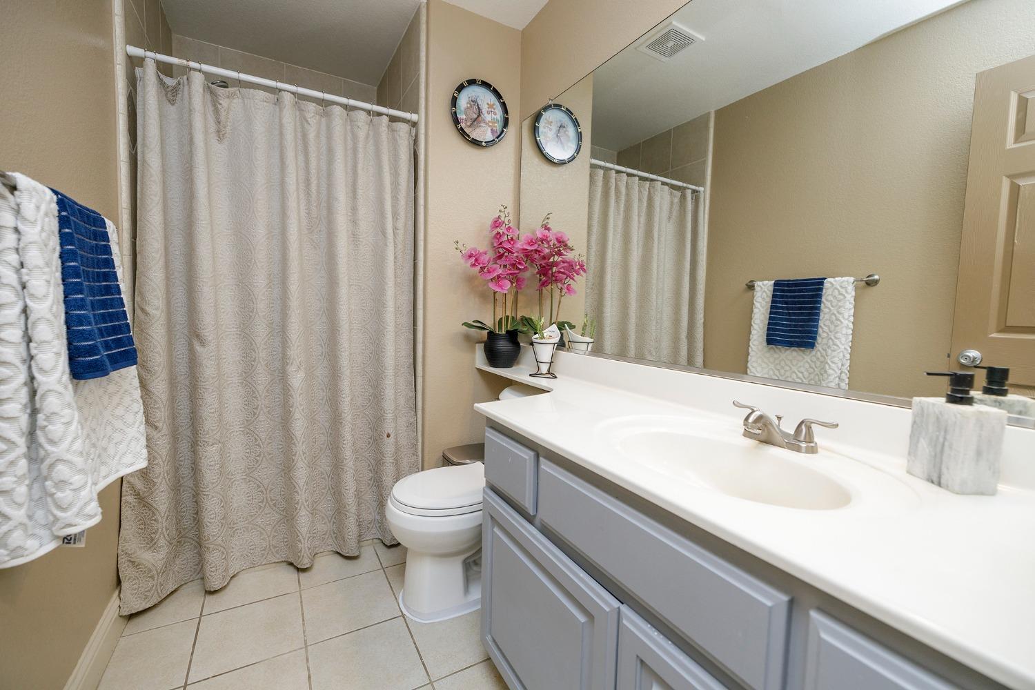 Riverbank, California, 95367, United States, 5 Bedrooms Bedrooms, ,3 BathroomsBathrooms,Residential,For Sale,1927797