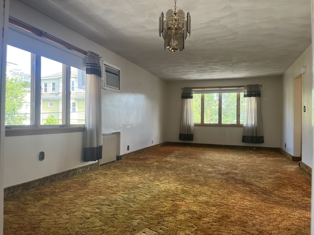 Everett, Massachusetts, 02149, United States, 3 Bedrooms Bedrooms, ,3 BathroomsBathrooms,Residential,For Sale,1923933