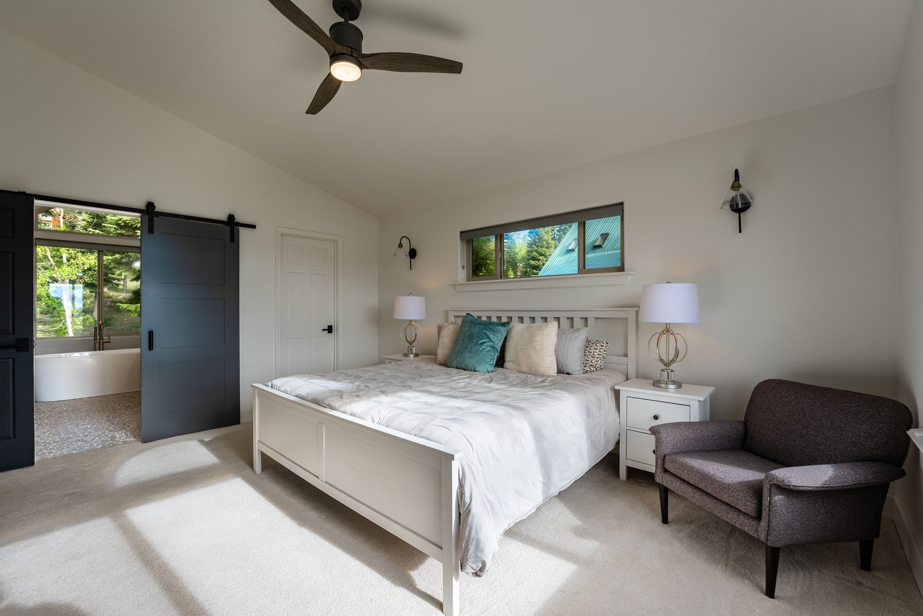 Modern Tahoe Donner Retreat with Panoramic Mountain Views & Elevated Living - 物件實景