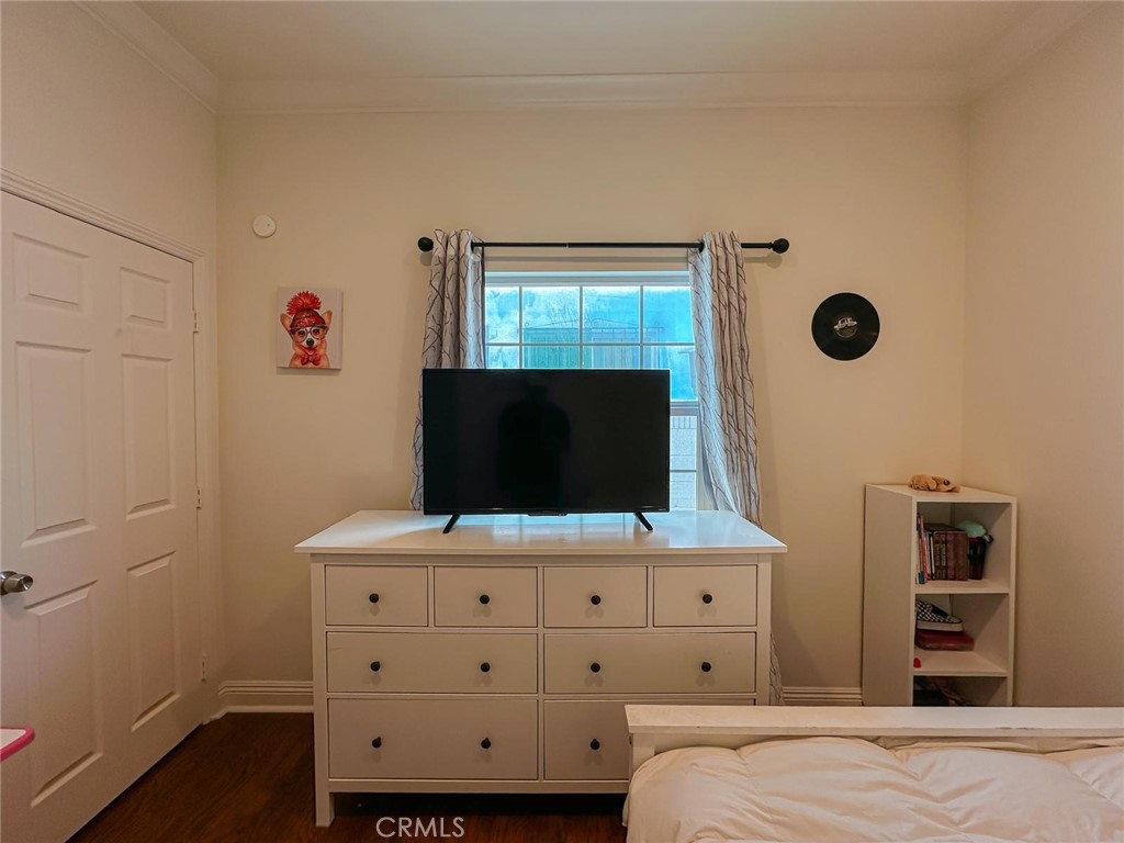 Los Angeles, California, 90043, United States, 3 Bedrooms Bedrooms, ,2 BathroomsBathrooms,Residential,For Sale,1921783