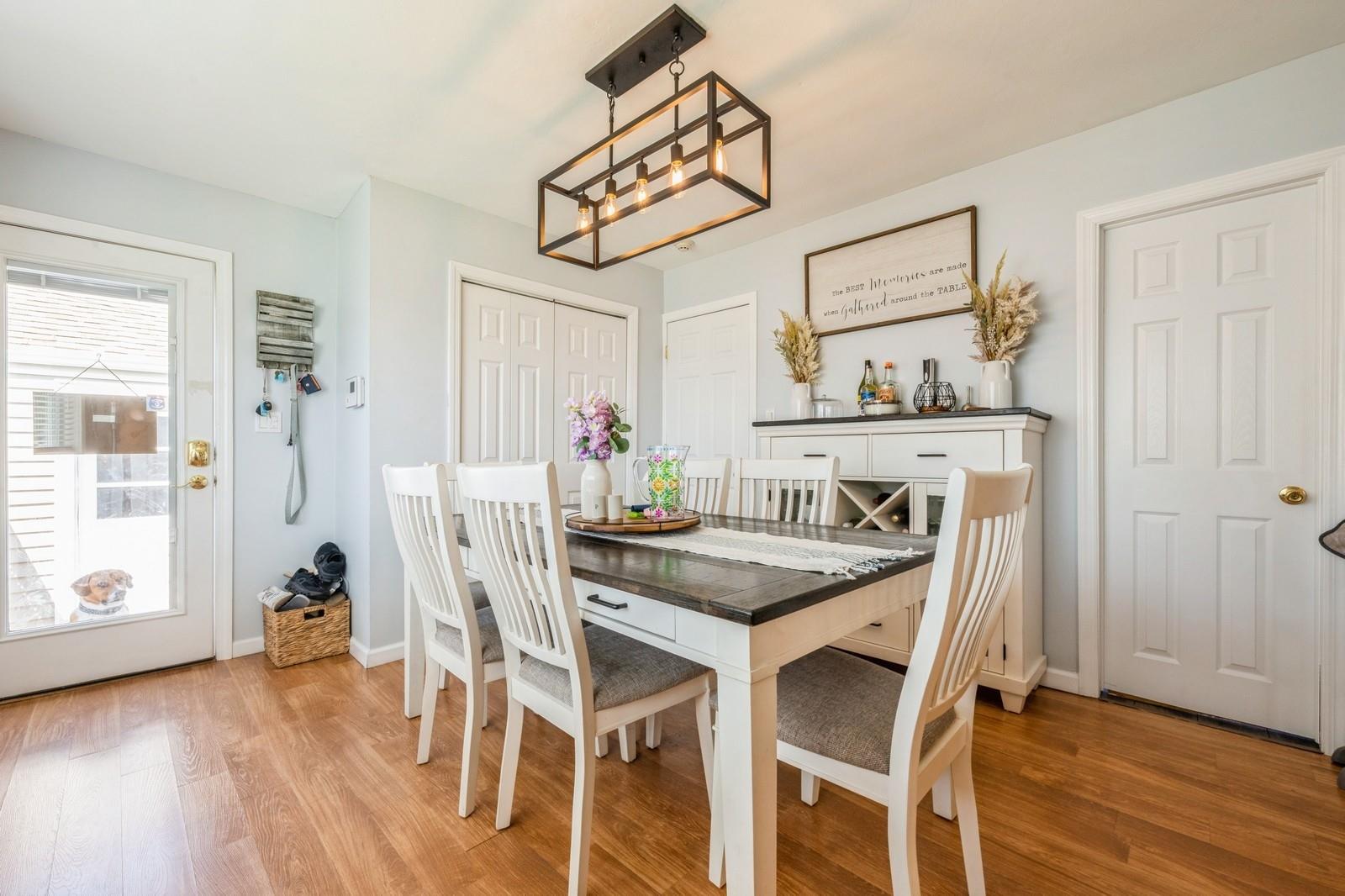Lindenhurst, New York, 11757, United States, 2 Bedrooms Bedrooms, ,1 BathroomBathrooms,Residential,For Sale,1847928