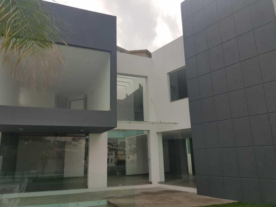 Puerta Grande, Atizapán de Zaragoza, Estado de México, 52930, Mexico, 4 Bedrooms Bedrooms, ,4 BathroomsBathrooms,Residential,For Sale,Puerta Grande,1612195