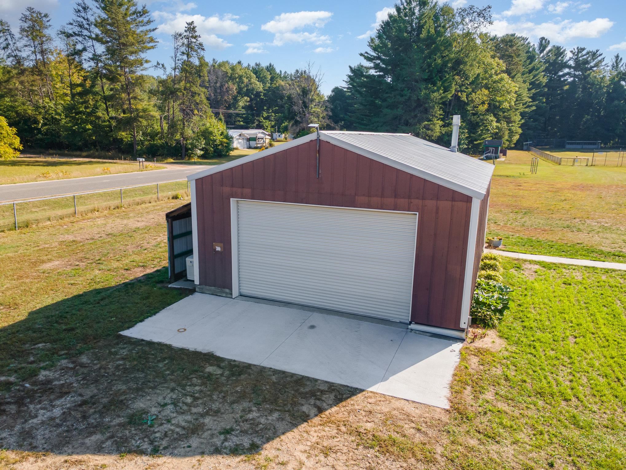 Harrison, Michigan, 48625, United States, 3 Bedrooms Bedrooms, ,3 BathroomsBathrooms,Residential,For Sale,2007492