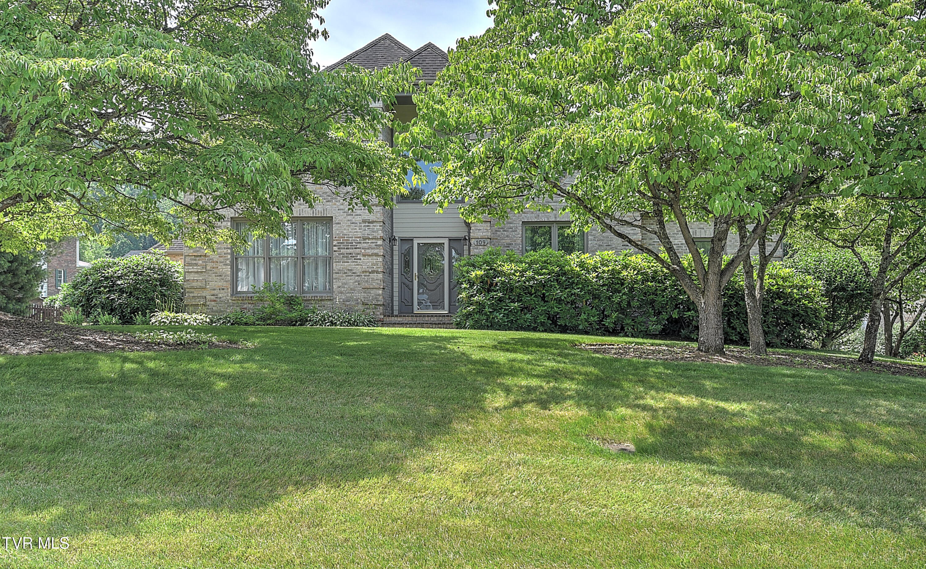 Johnson City, Tennessee, 37604, United States, 4 Bedrooms Bedrooms, ,3 BathroomsBathrooms,Residential,For Sale,1870775