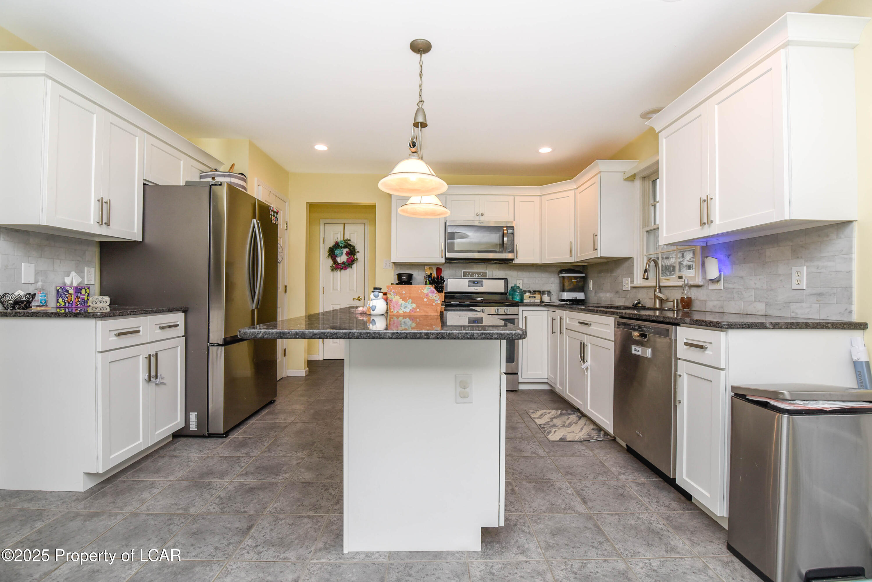 Dallas, Pennsylvania, 18612, United States, 4 Bedrooms Bedrooms, ,3 BathroomsBathrooms,Residential,For Sale,2005553