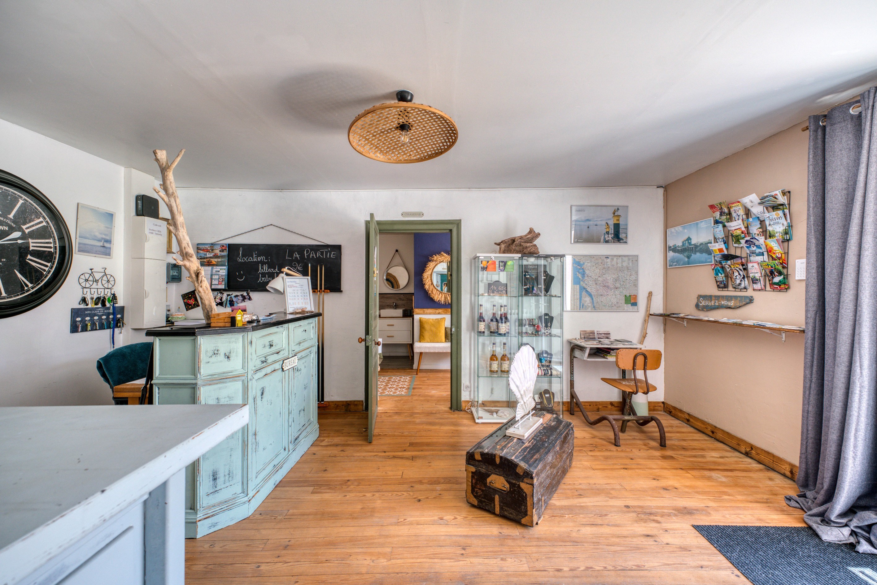  CHARMING BOHEMIAN-CHIC ESTATE – GUEST HOUSE BUSINESS WITH COTTAGES AND POOL, 6 … - 物件實景