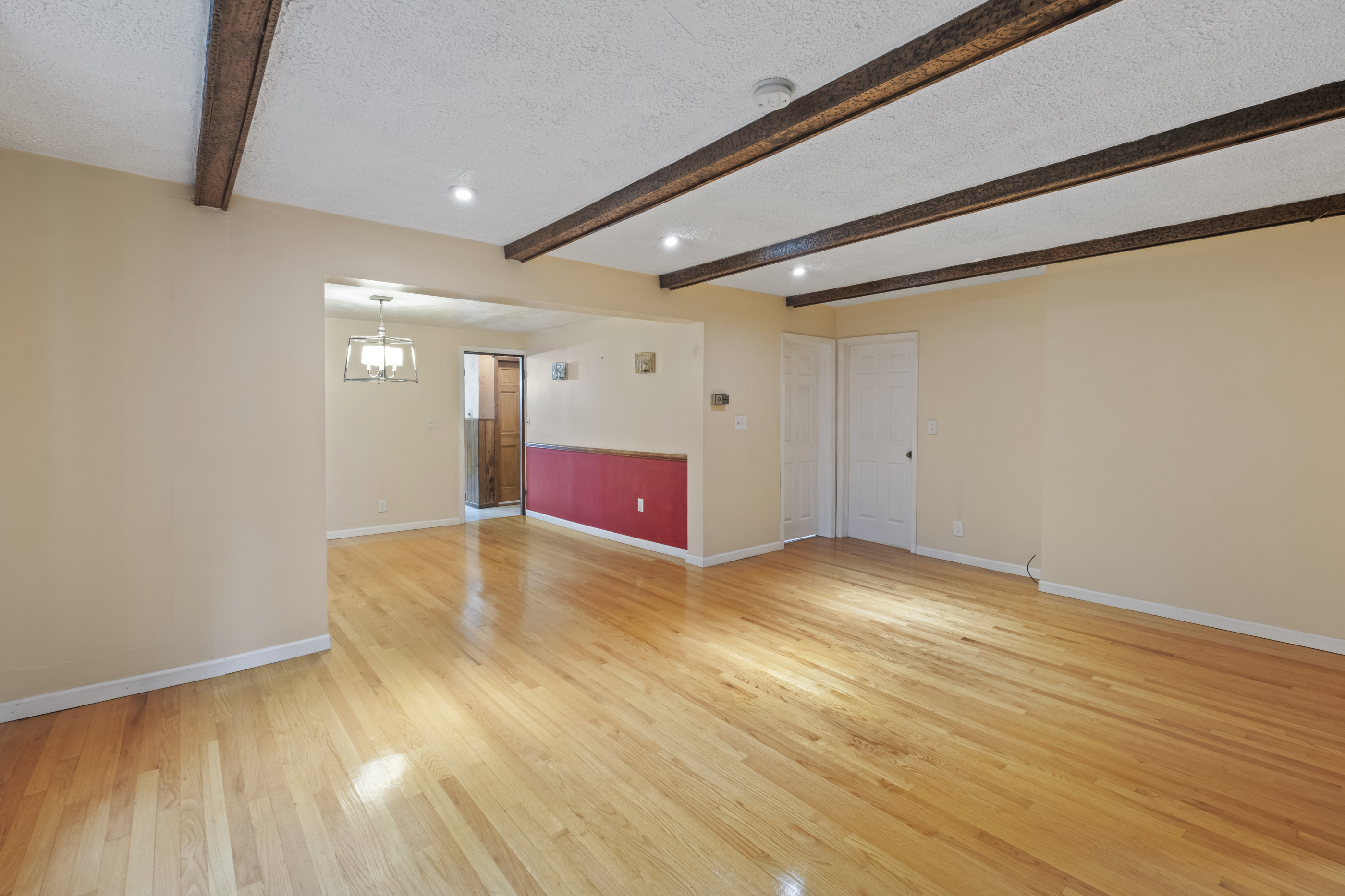 Floral Park, New York, 11001, United States, 3 Bedrooms Bedrooms, ,1 BathroomBathrooms,Residential,For Sale,1988885