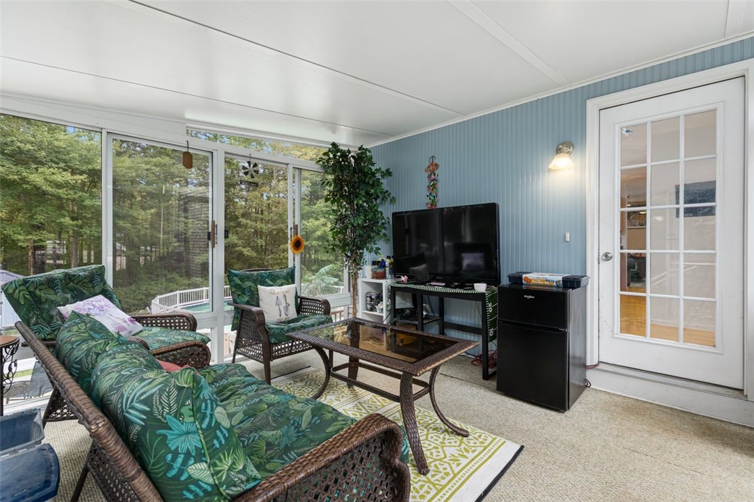Coventry, Rhode Island, 02816, United States, 3 Bedrooms Bedrooms, ,3 BathroomsBathrooms,Residential,For Sale,1938841