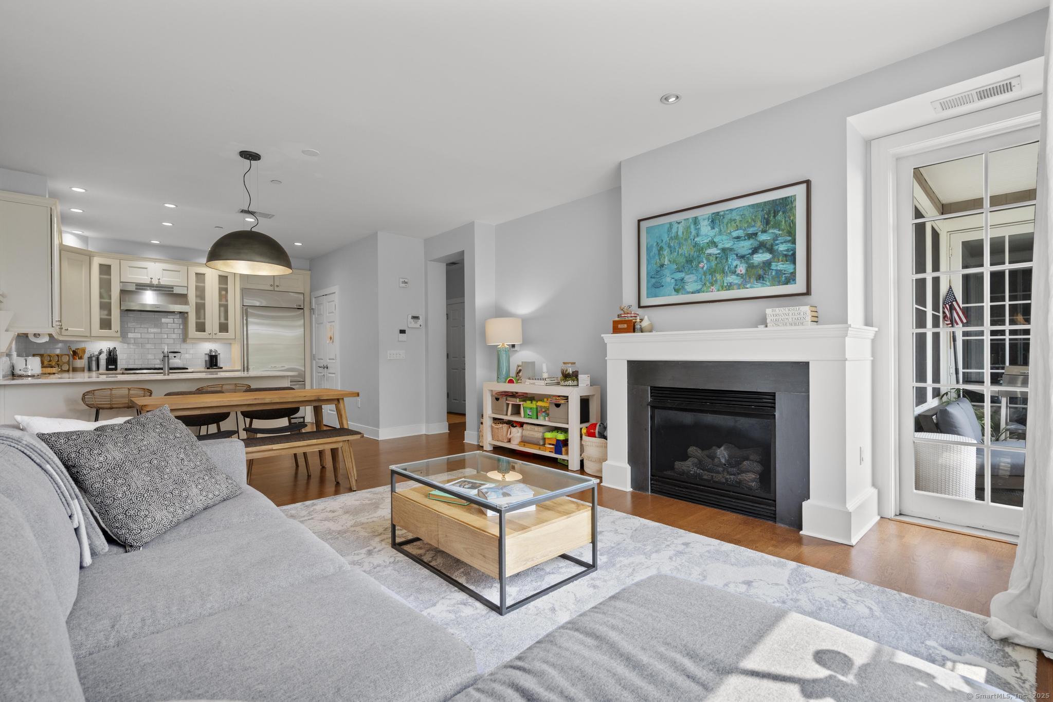 Stamford, Connecticut, 06902, United States, 2 Bedrooms Bedrooms, ,2 BathroomsBathrooms,Residential,For Sale,1917913