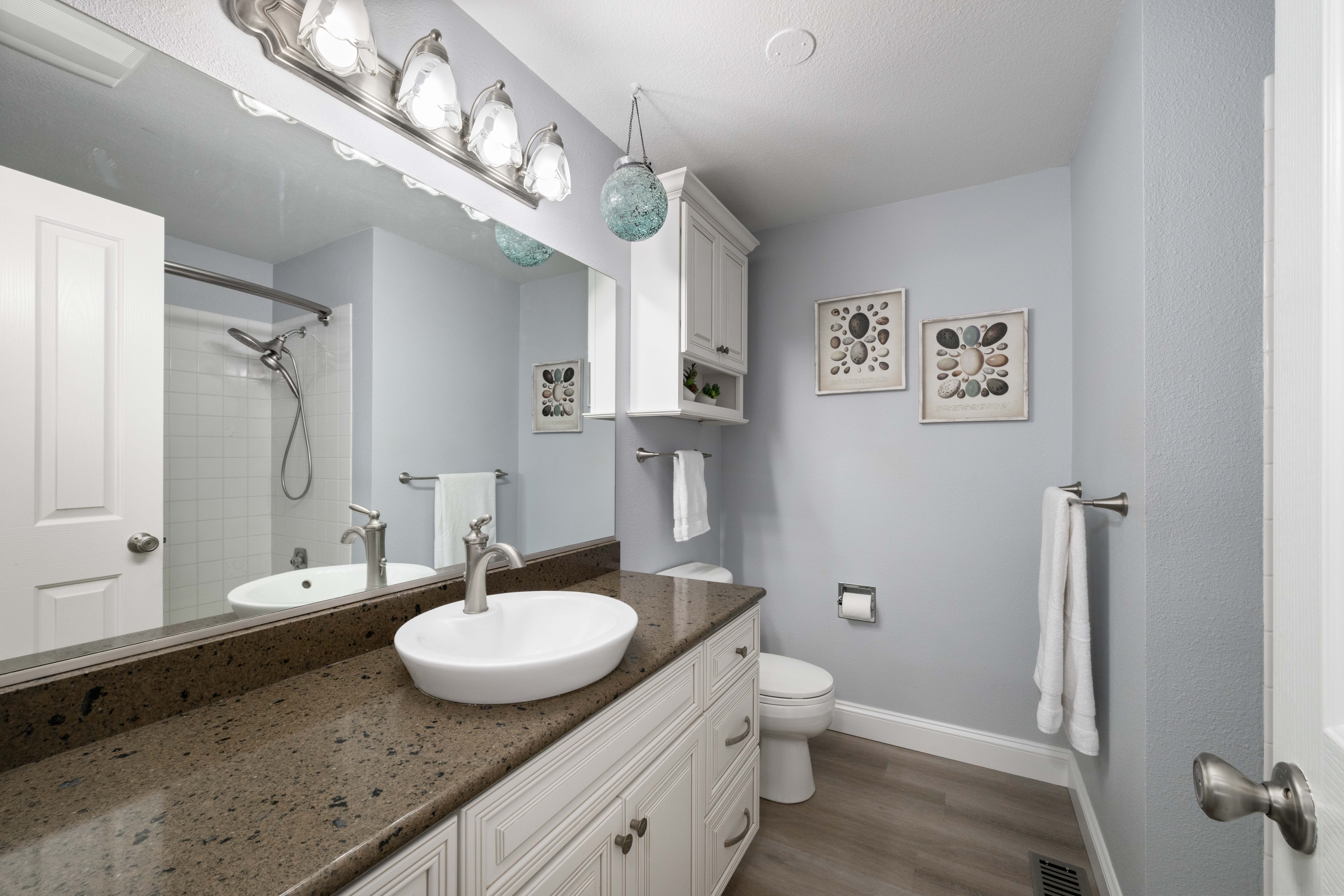  ROOM FOR SHOP/ POOL. IMMACULATELY CARED FOR HOME - 物件實景