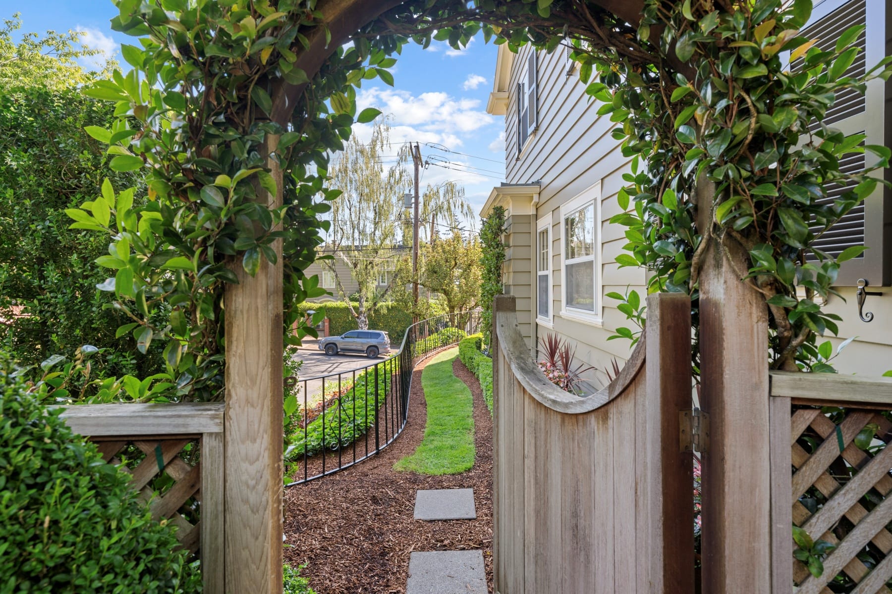  2836 NW CUMBERLAND RD Portland, OR 97210 - 物件實景