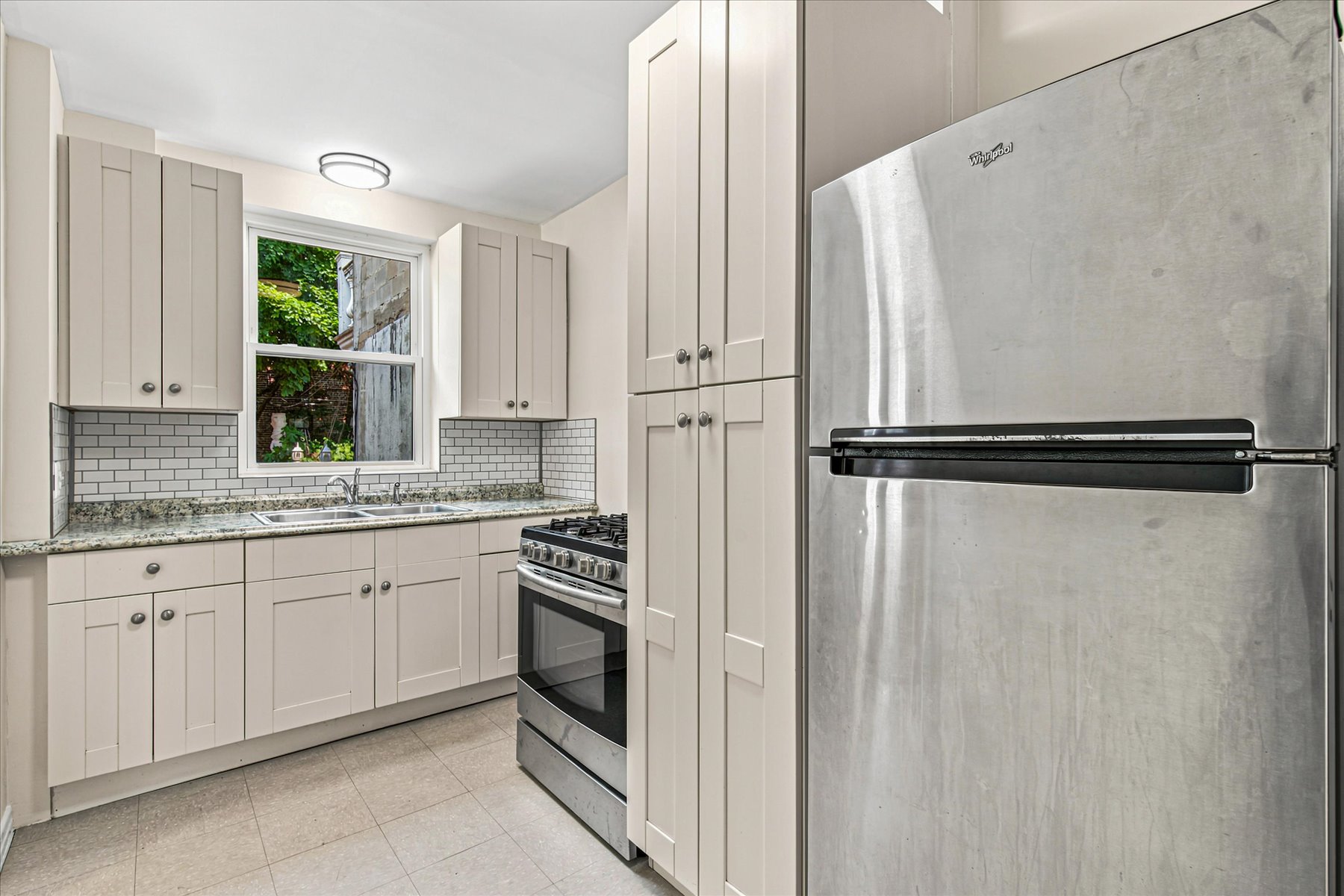  20-46 26th Street, Astoria, NY, 11105 - 物件實景