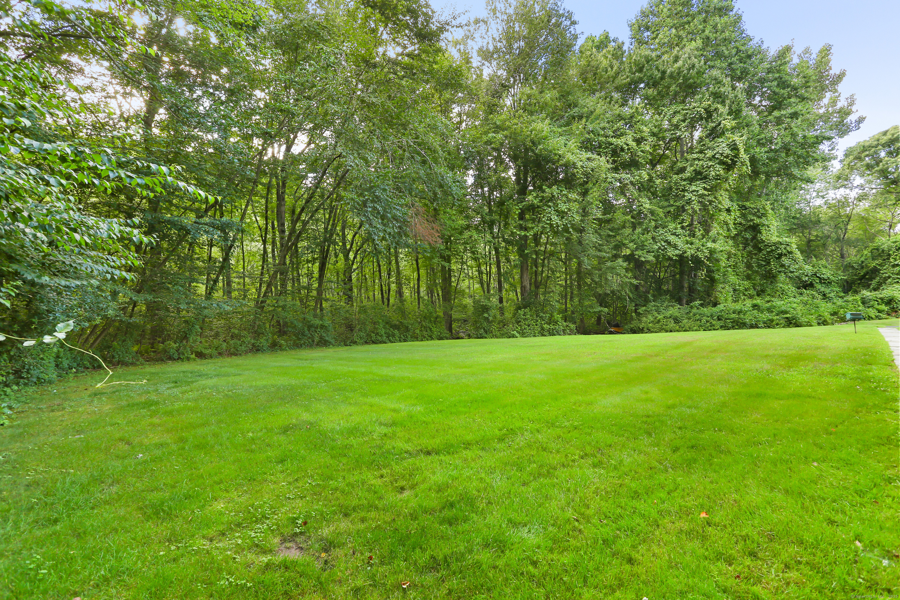 Trumbull, Connecticut, 06611, United States, 4 Bedrooms Bedrooms, ,4 BathroomsBathrooms,Residential,For Sale,1938522