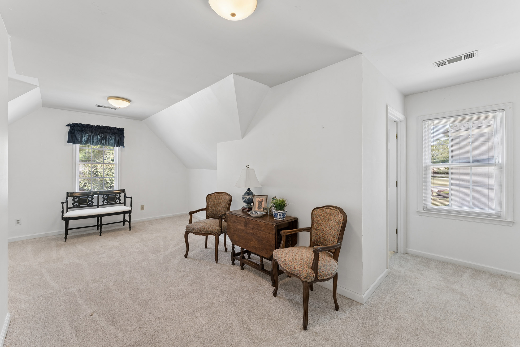  Unbeatable Appeal and Location in Crabapple Chase - 物件實景