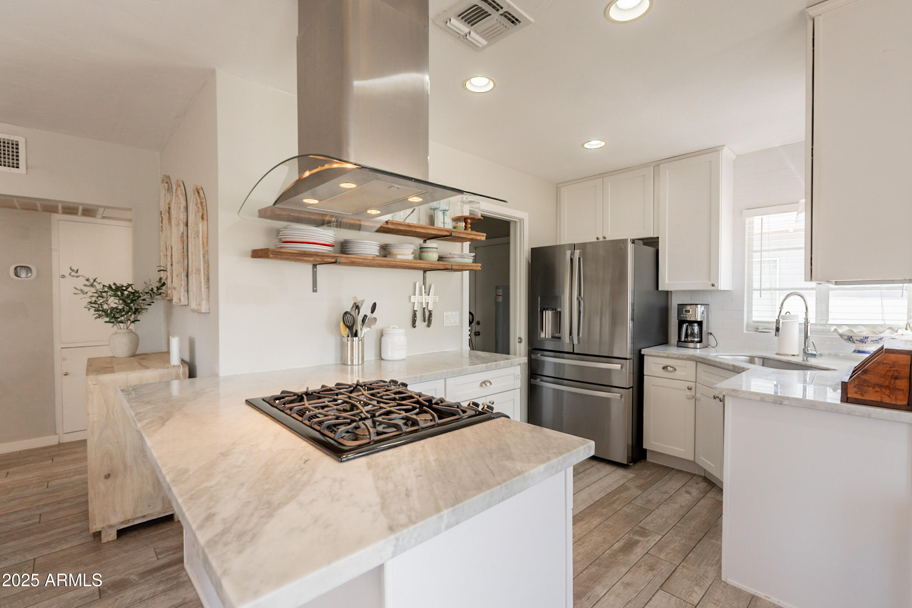 Phoenix, Arizona, 85013, United States, 3 Bedrooms Bedrooms, ,Residential,For Sale,1818806