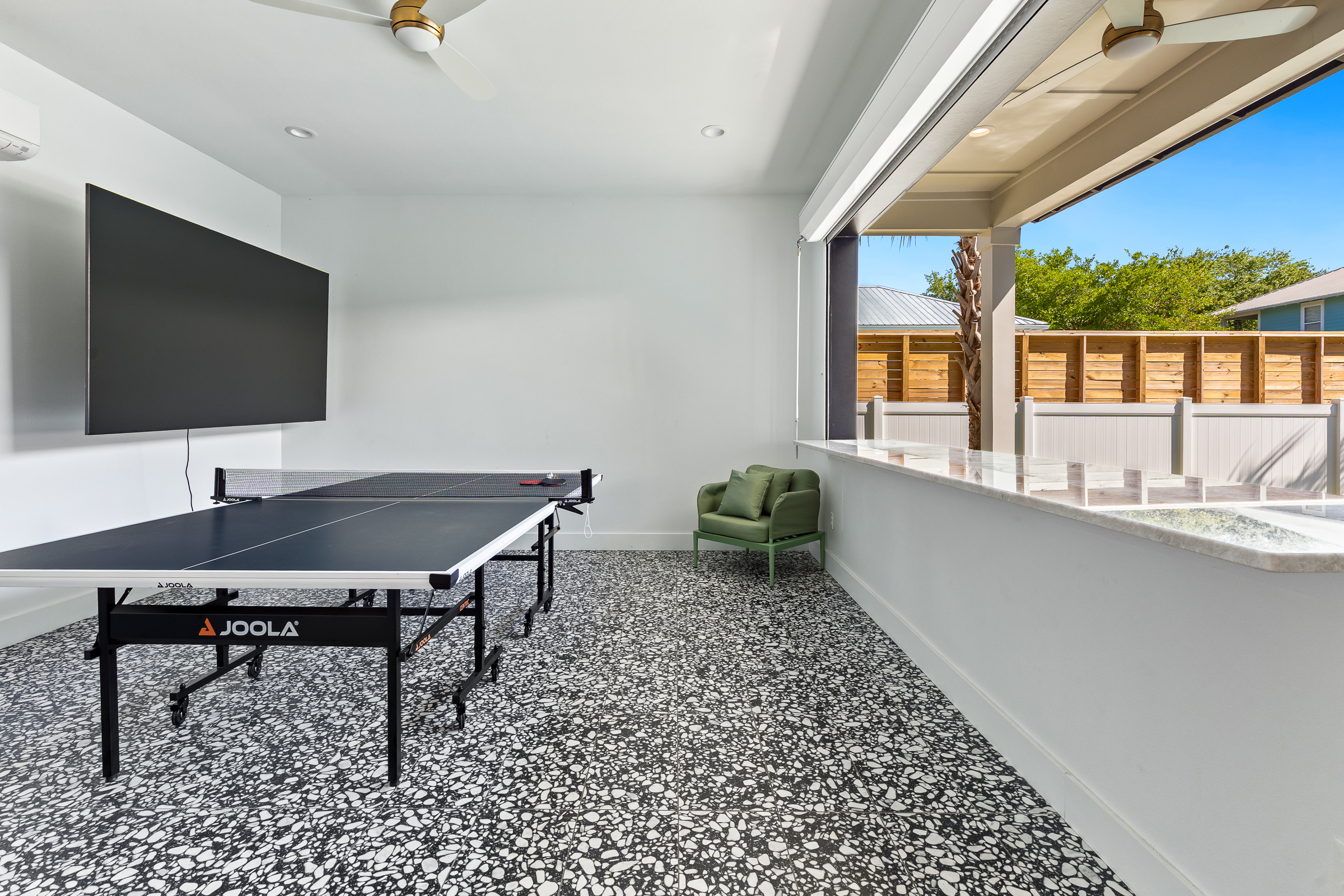  Grand Coastal Retreat With Carriage House And Resort-Style Pool - 物件實景